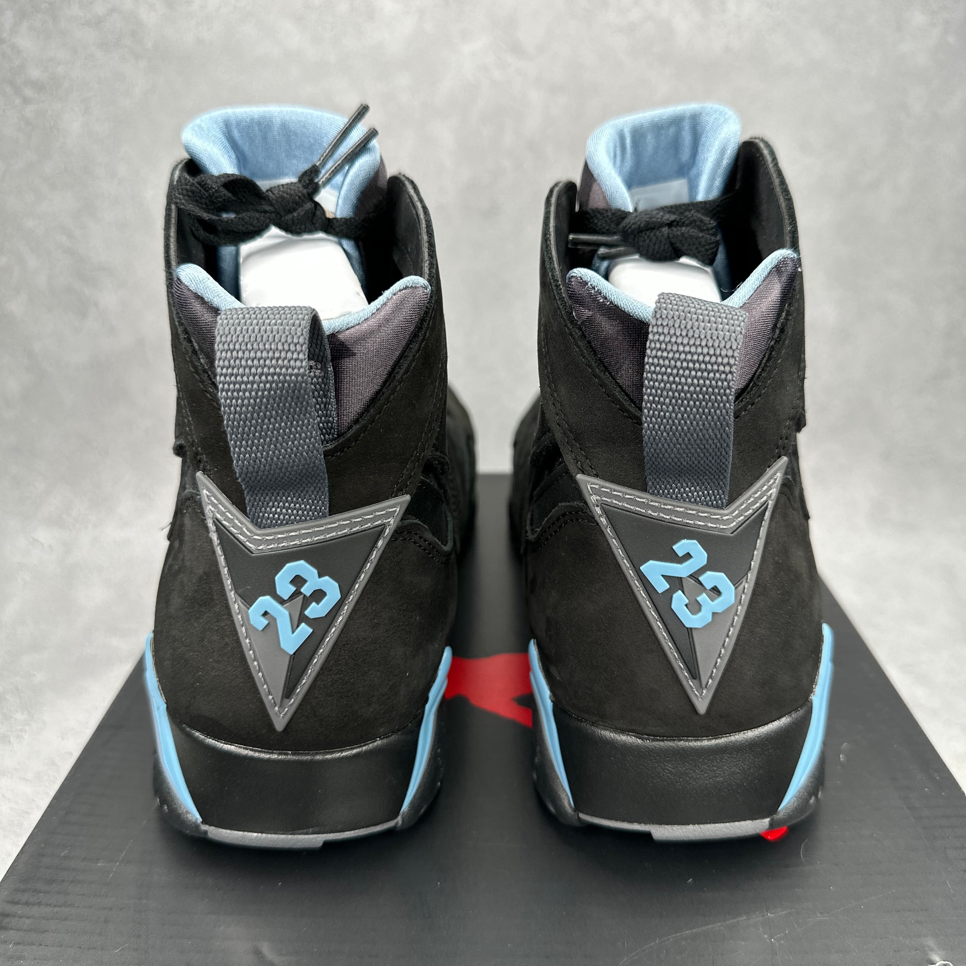 Jordan 7 Retro Chambray (2023) *pre-owned* SIZE 9