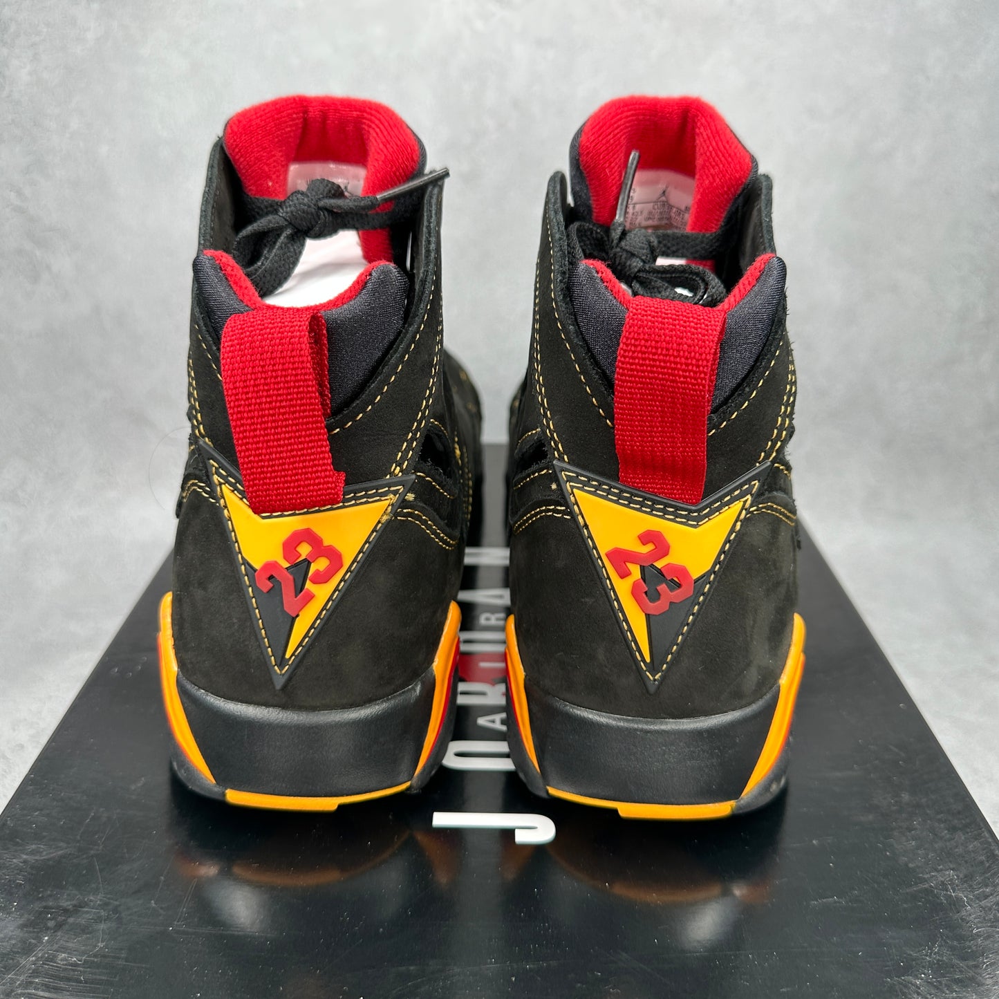 Jordan 7 Retro Citrus (2022) *pre-owned* SIZE 9