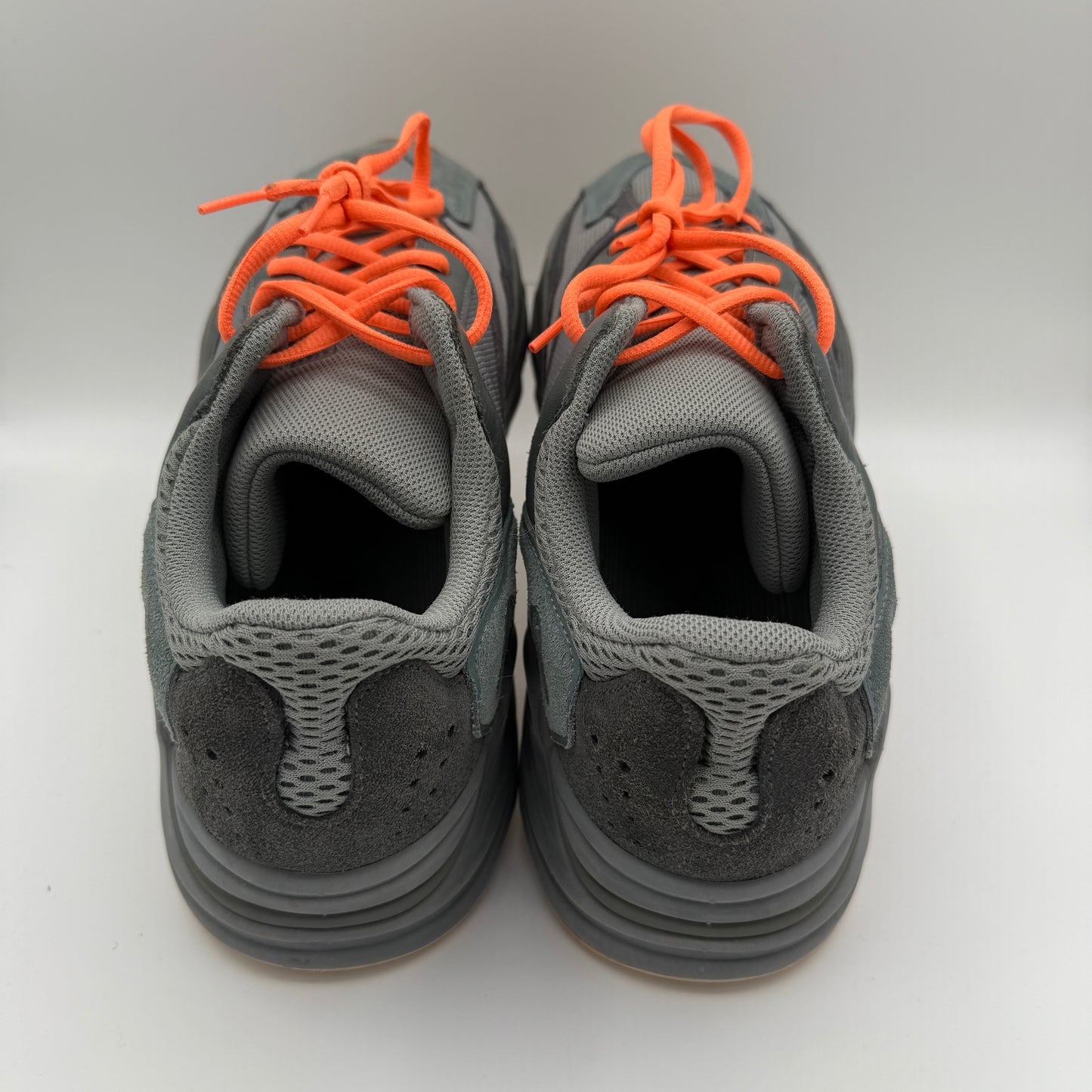 adidas Yeezy Boost 700 Teal Blue *pre-owned* (SIZE 13)