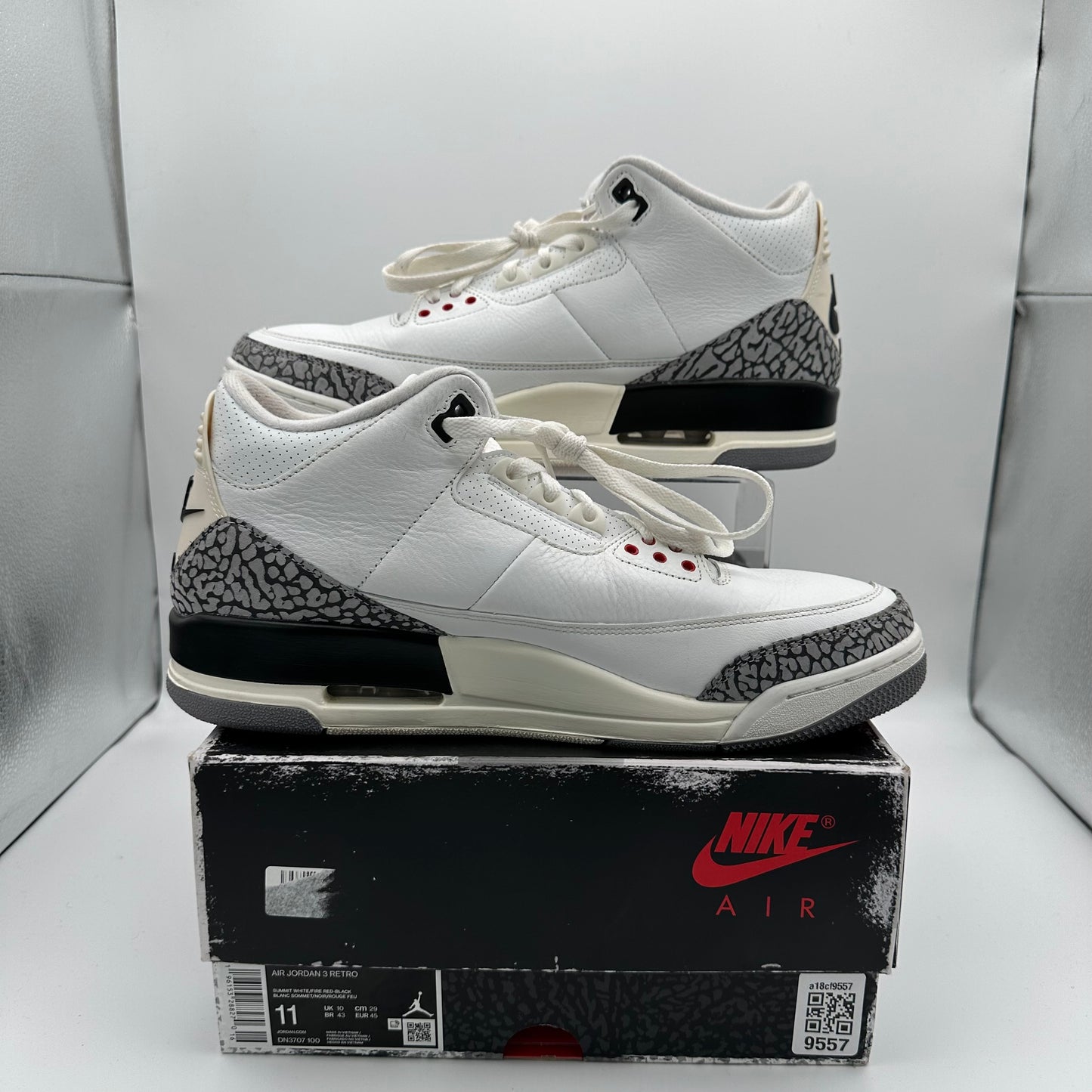 Jordan 3 White Cement *pre-owned* (SIZE 11)