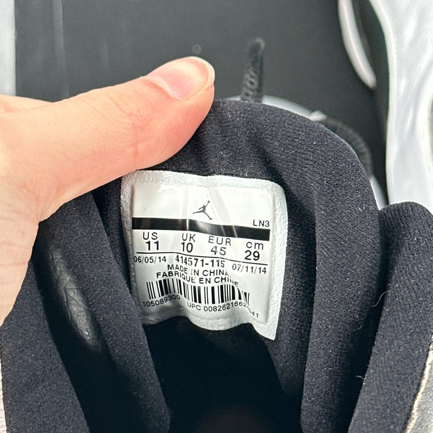 Jordan 13 Retro Barons Hologram *pre - owned* SIZE 11 - Kicks Collective PA - Jordan - 414571-115 - Men's Shoes - 11M/12.5W - Pre - Owned