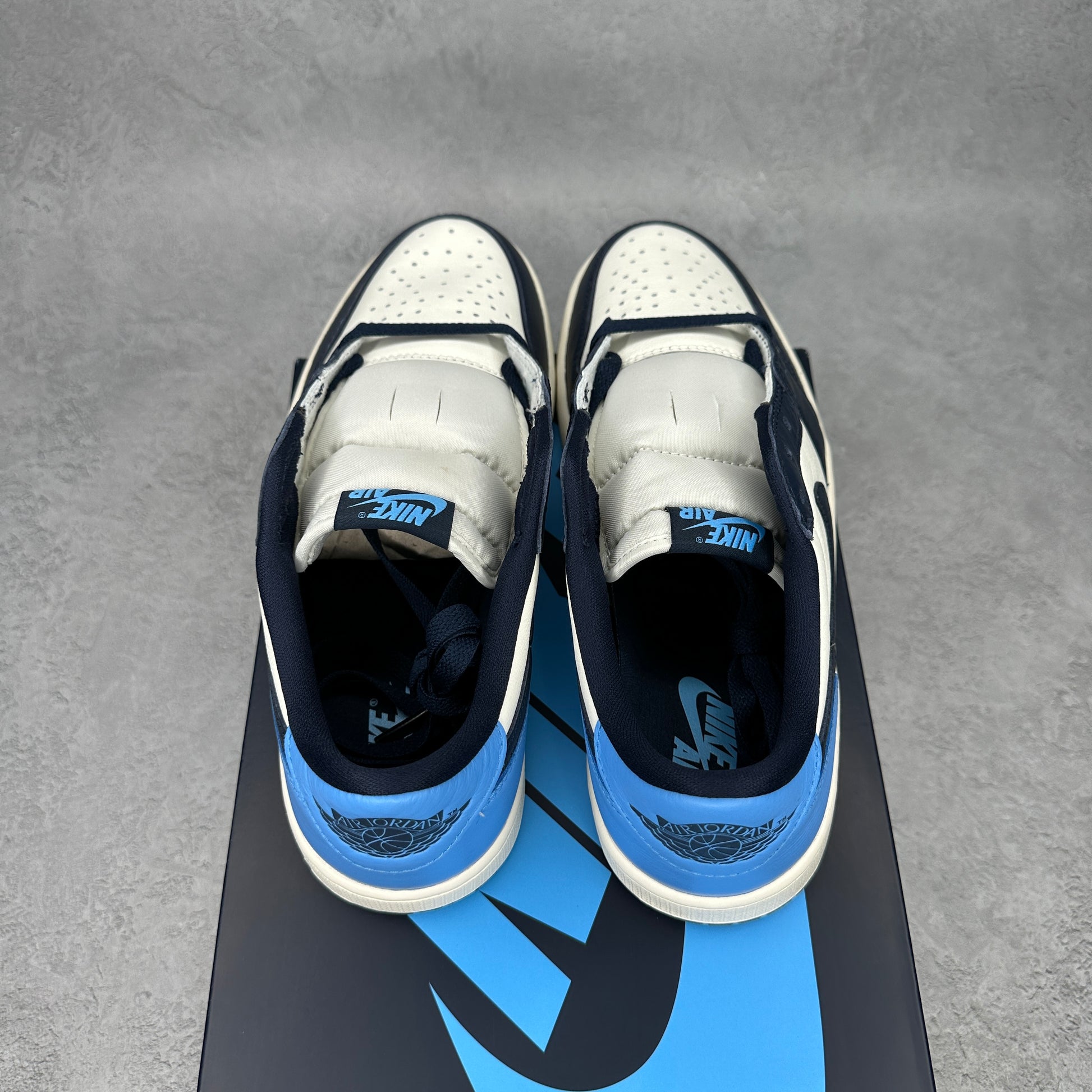 Jordan 1 Low OG Obsidian UNC