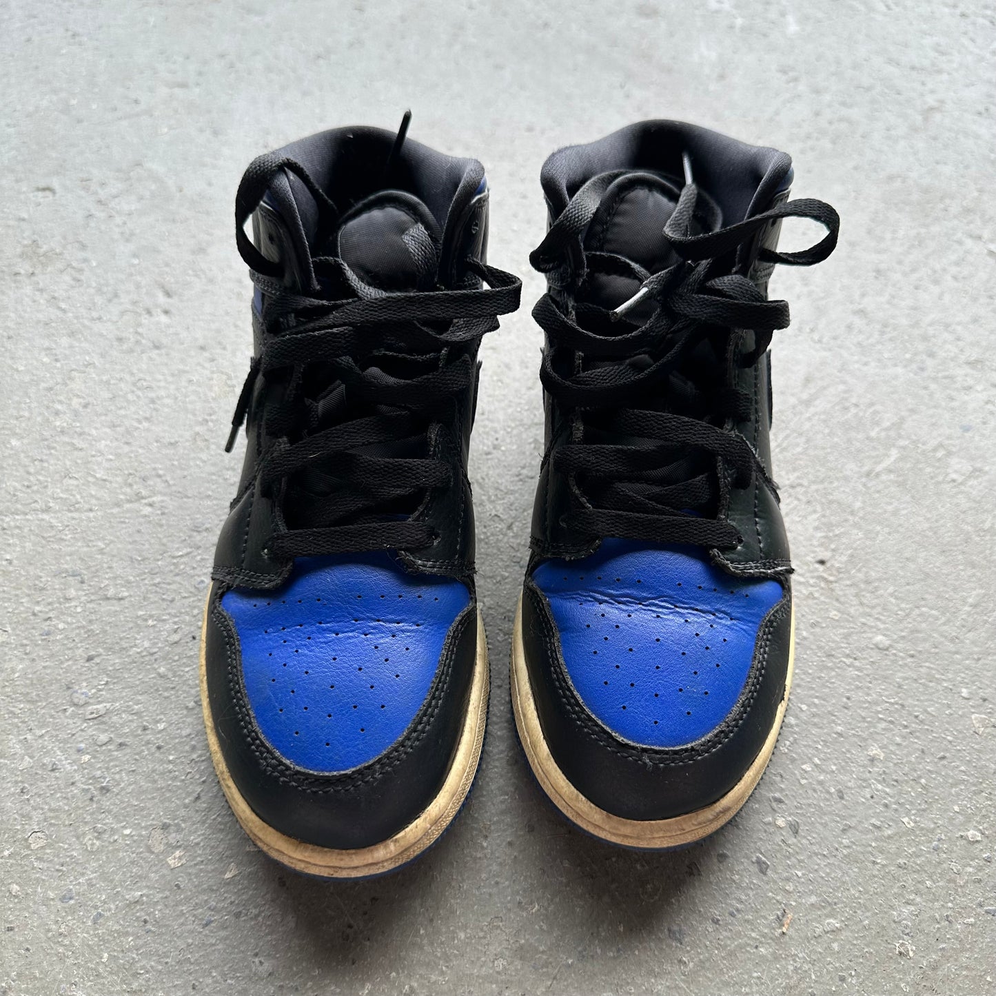 Jordan 1 Mid Royal (2020) (GS) *pre-owned* (SIZE 5Y)