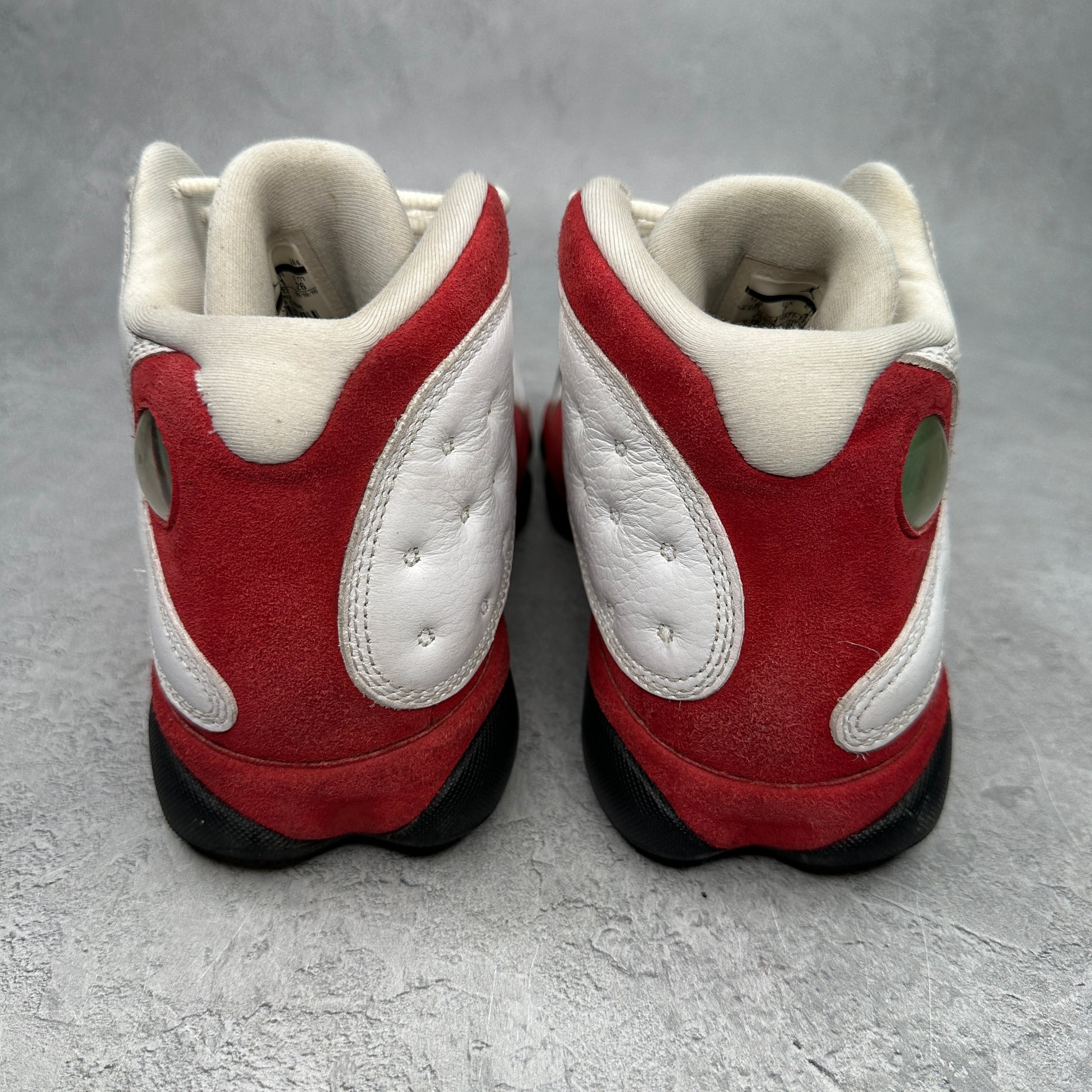 Jordan 13 Retro OG Chicago (2017) *pre-owned* SIZE 8