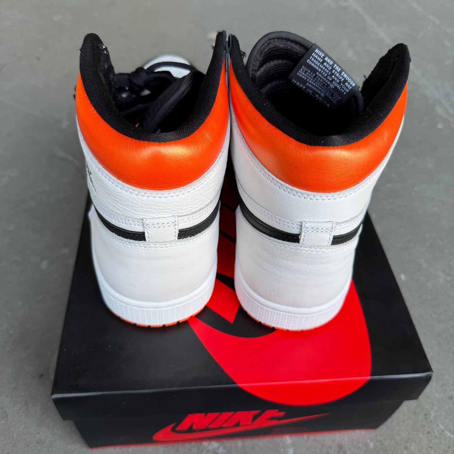 Jordan 1 Retro High Electro Orange *pre-owned* (SIZE 10)