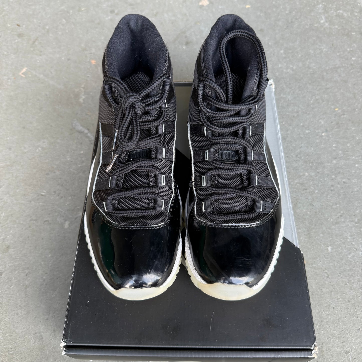 Jordan 11 Retro Jubilee 25th Anniversary *pre-owned* (SIZE 8)