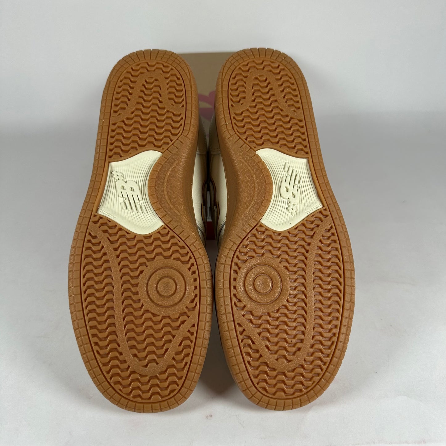 New Balance Numeric 480 Sea Salt Brown Gum *pre-owned* size 9