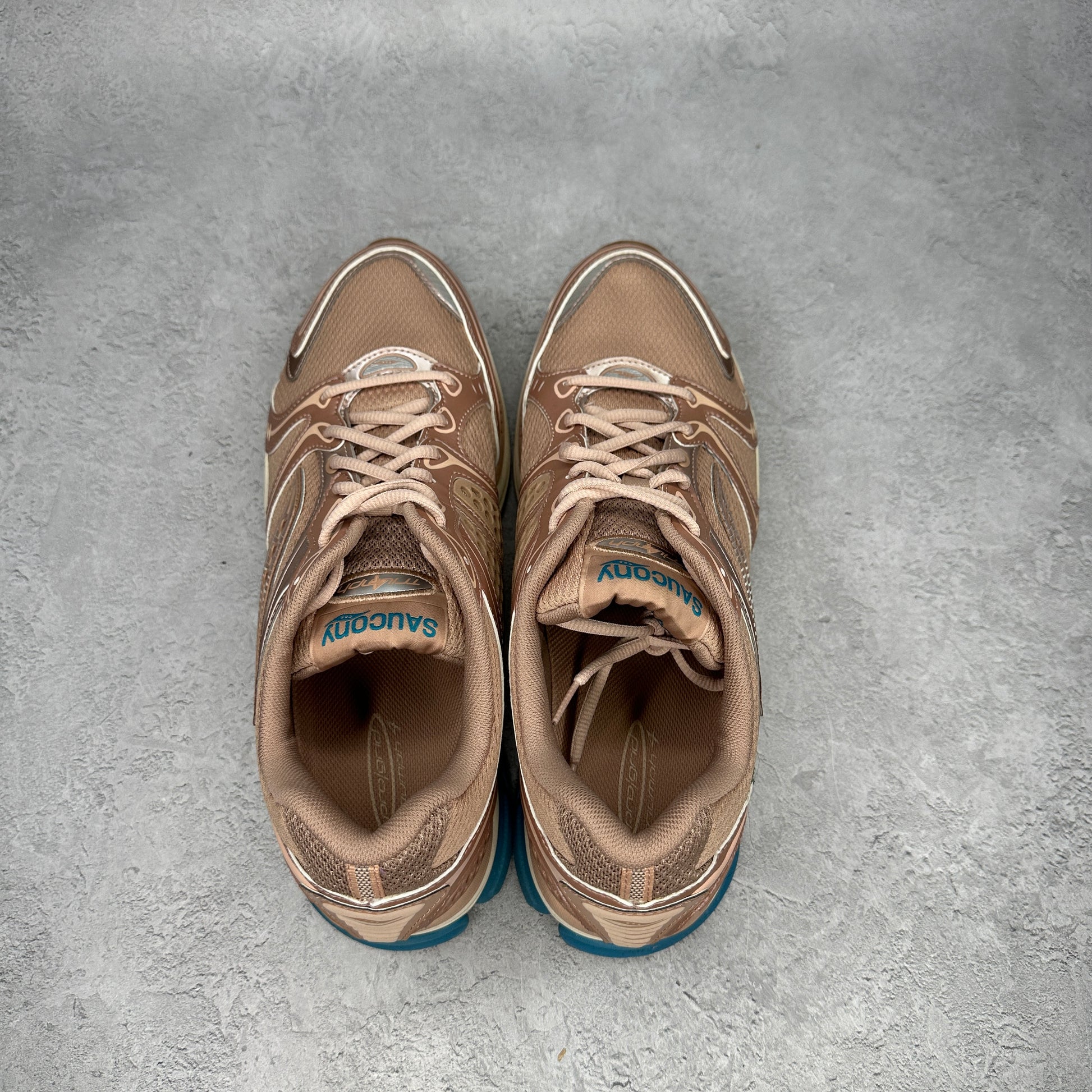 Saucony ProGrid Triumph 4 CS Tan Royal *pre-owned* SIZE 12