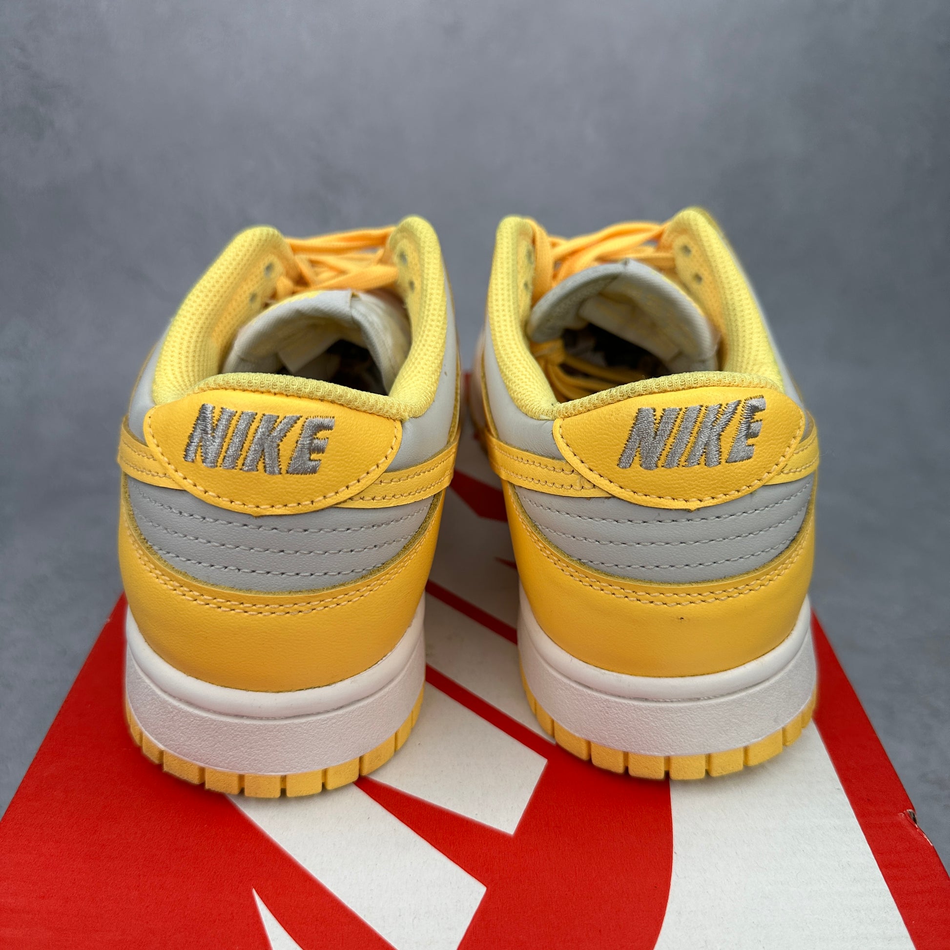 Nike Dunk Low Citron Pulse (Women's) *pre-owned* SIZE SIZE 9.5W
