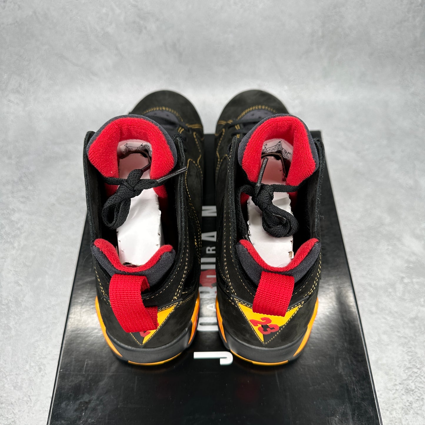 Jordan 7 Retro Citrus (2022) *pre-owned* SIZE 9