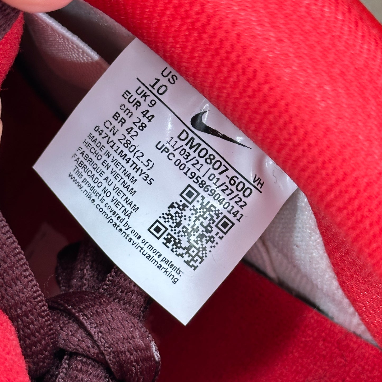 Nike SB Dunk Low Cherry *pre-owned* SIZE 10