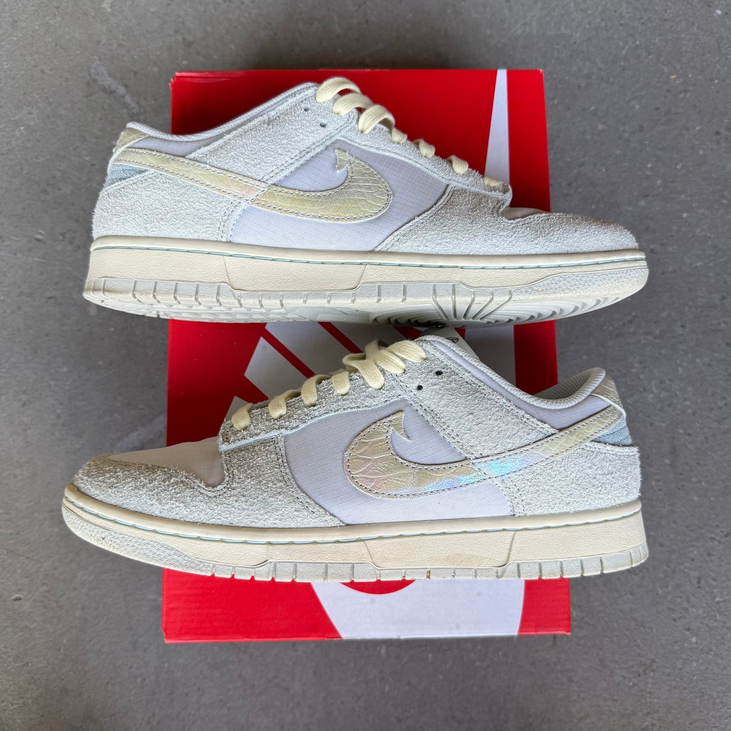 Nike Dunk Low SE Gone Fishing Chinook Salmon *pre-owned* (SIZE 10)