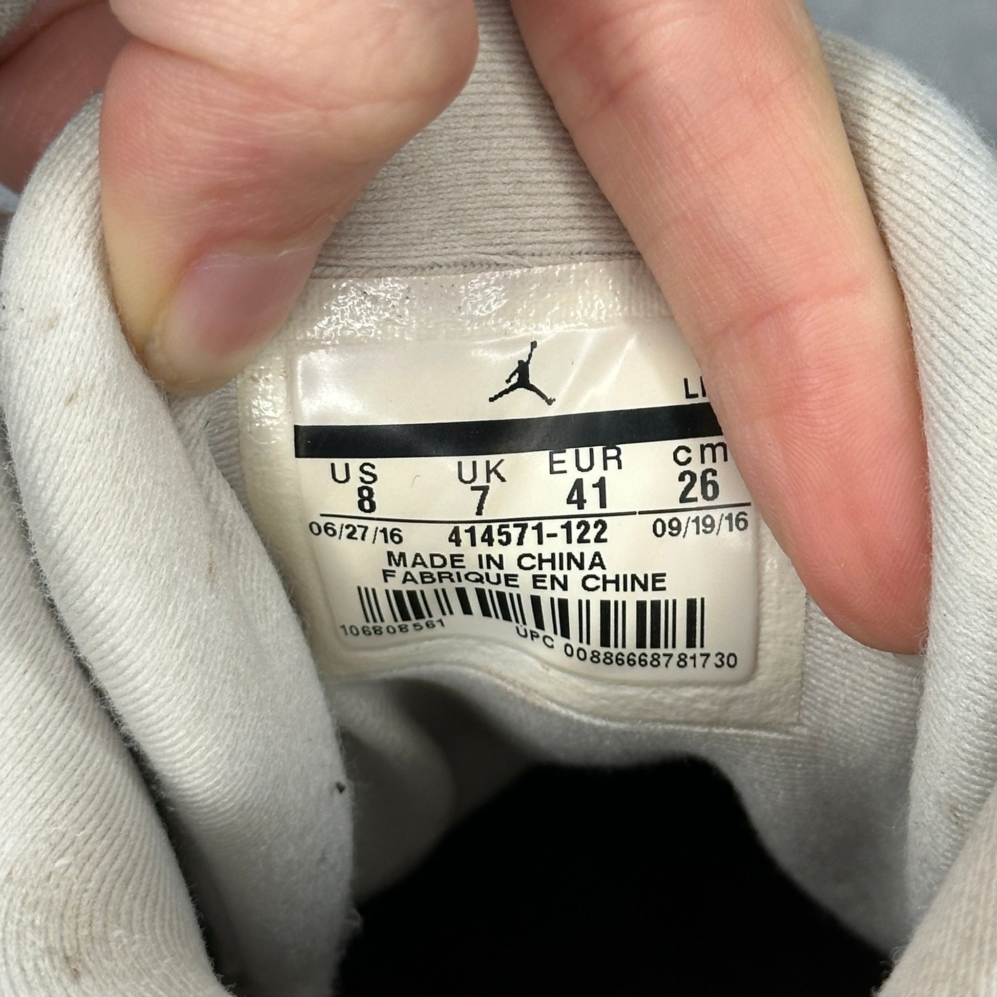 Jordan 13 Retro OG Chicago (2017) *pre-owned* SIZE 8