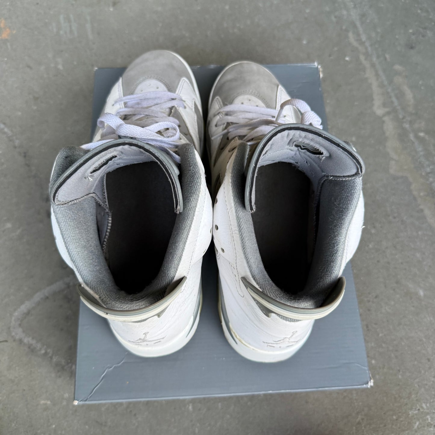 Jordan 6 Retro Cool Grey *pre-owned* (SIZE 11.5)