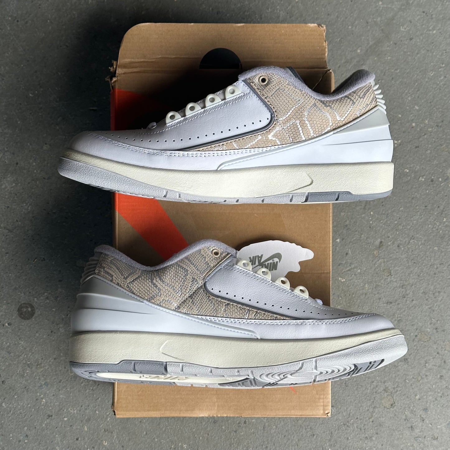 Jordan 2 Retro Low Python *pre-owned* (SIZE 9.5)