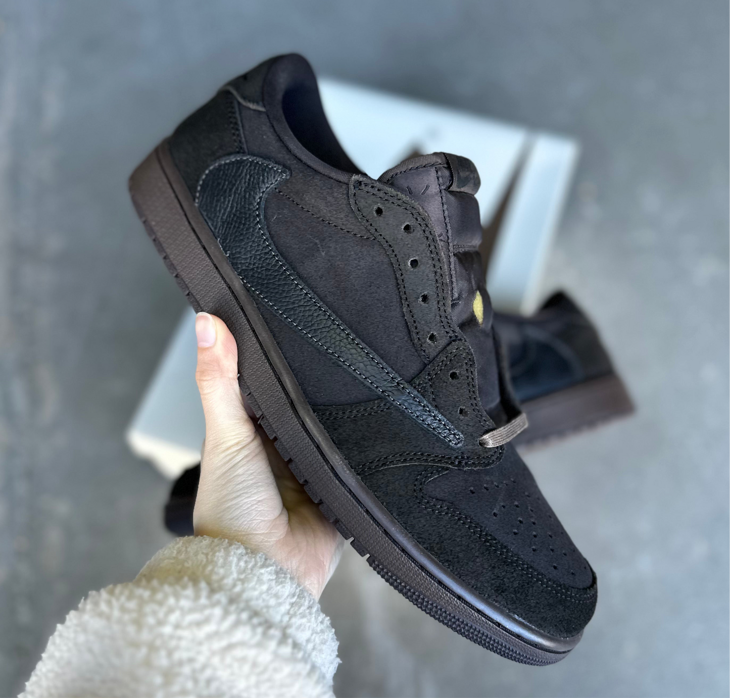 Jordan 1 Retro Low OG SP Travis Scott Velvet Brown *pre-owned* (SIZE 11)