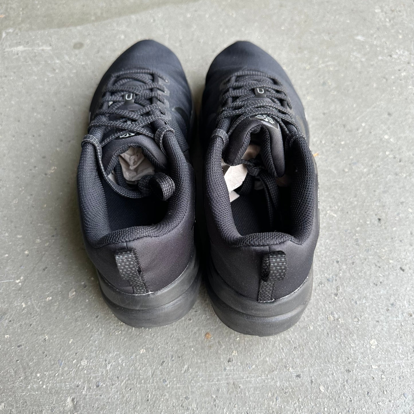 Nike Downshifter 12 Black (Women's) *pre-owned* (SIZE 8.5W/7M)