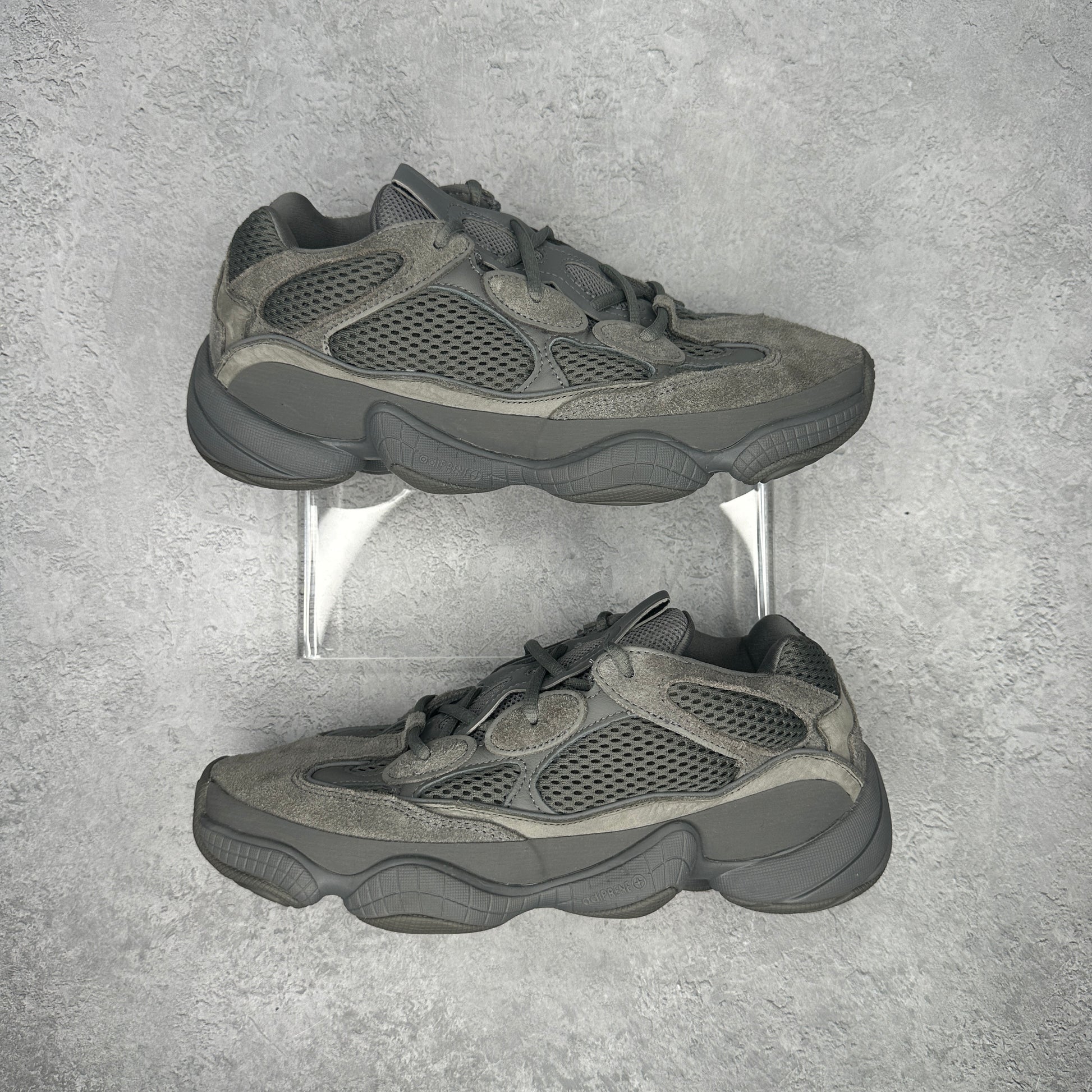 adidas Yeezy 500 Granite *pre-owned* SIZE 9
