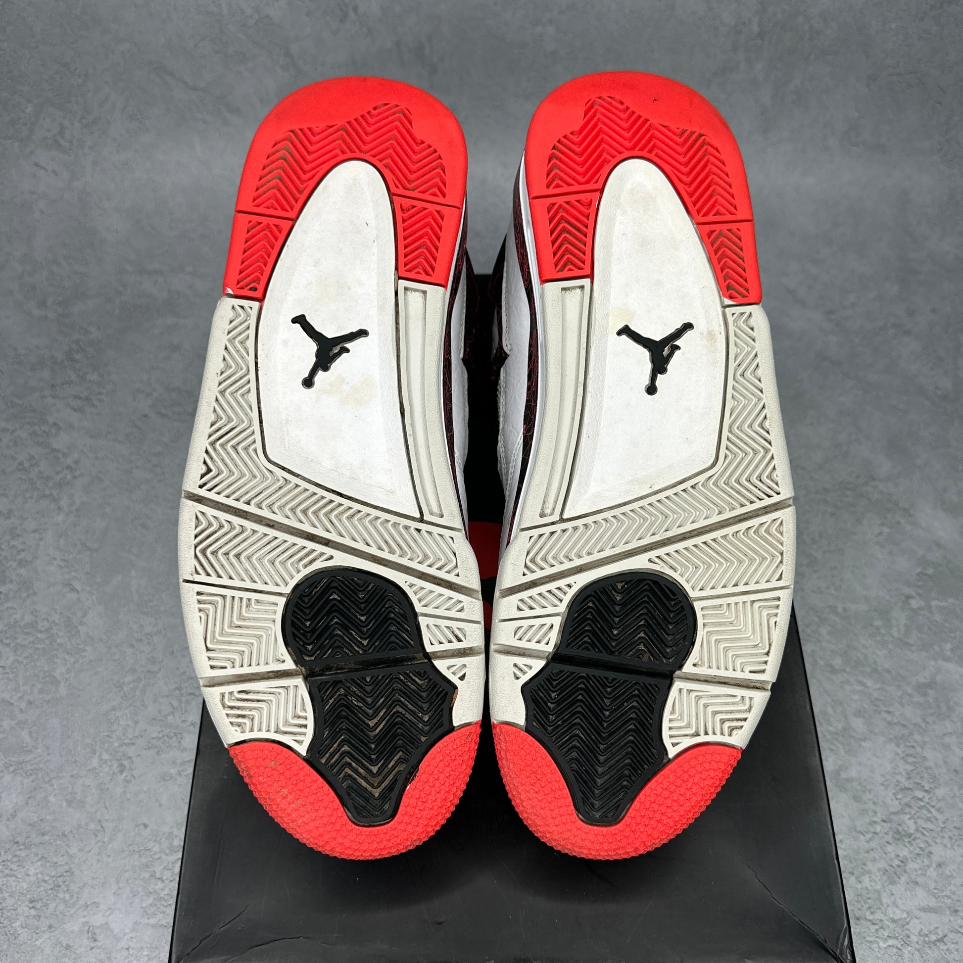Jordan 4 Retro Flight Nostalgia *pre-owned* SIZE 11.5