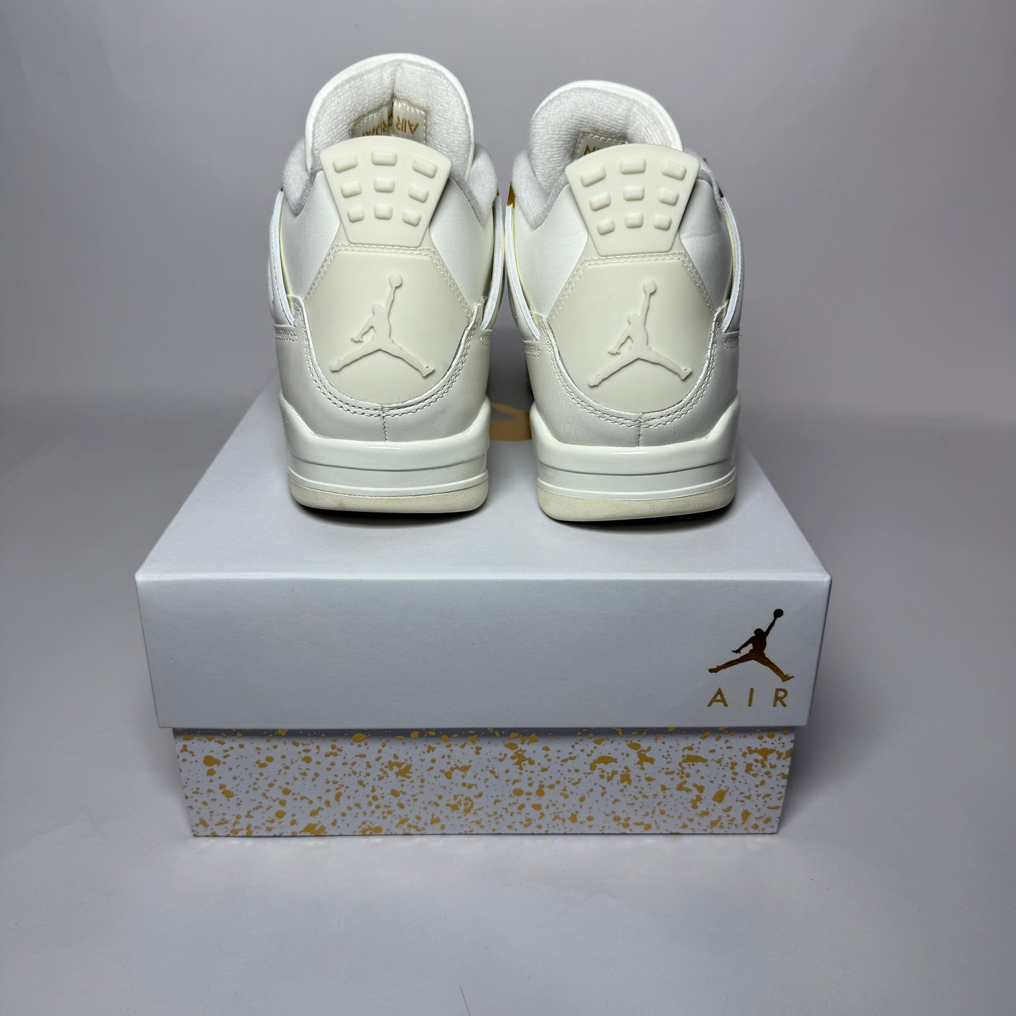 Jordan 4 Retro Metallic Gold (Women's) *Pre-Owned* (SIZE 6.5Y/8W)