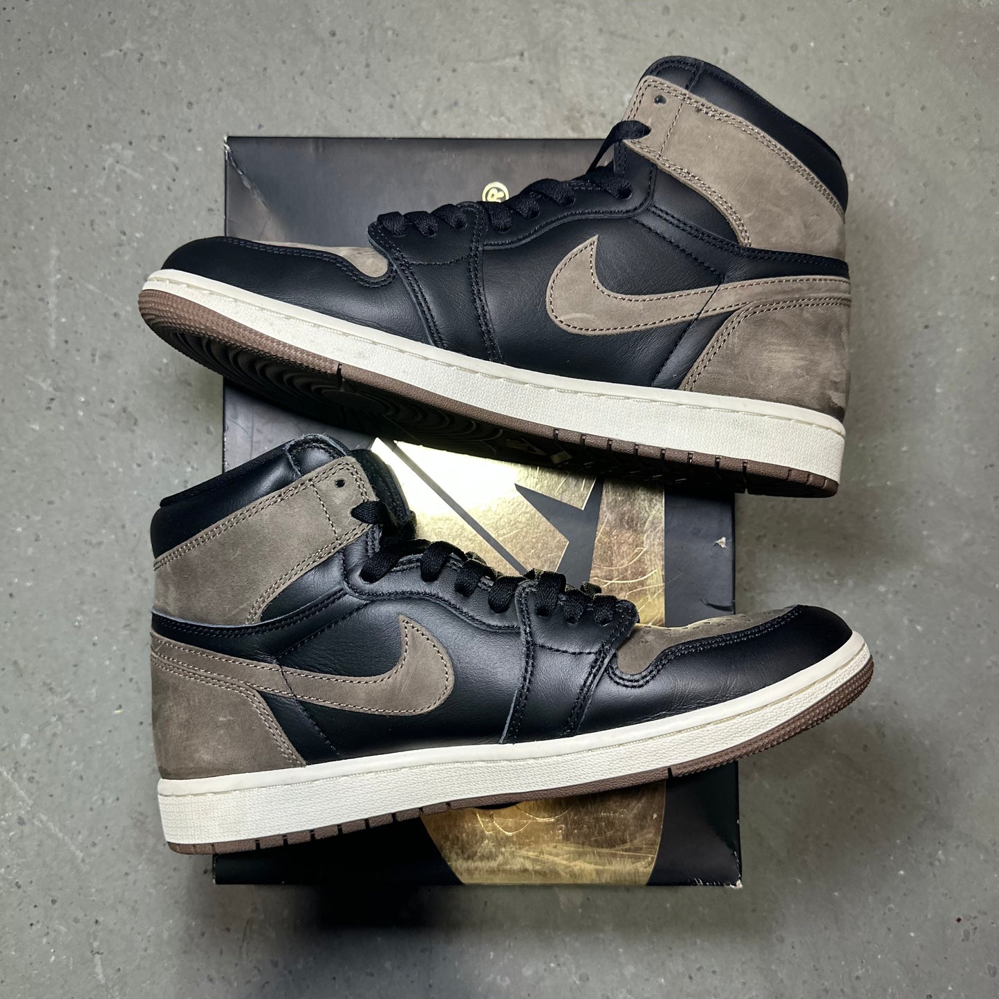 Jordan 1 Retro High OG Palomino *pre-owned* (SIZE 9.5)