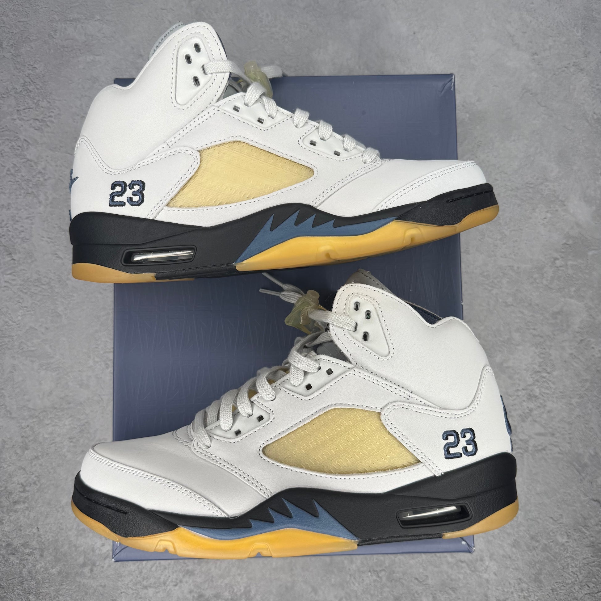 Jordan 5 Retro A Ma Maniére Dawn (Women's) *pre-owned* SIZE 9M