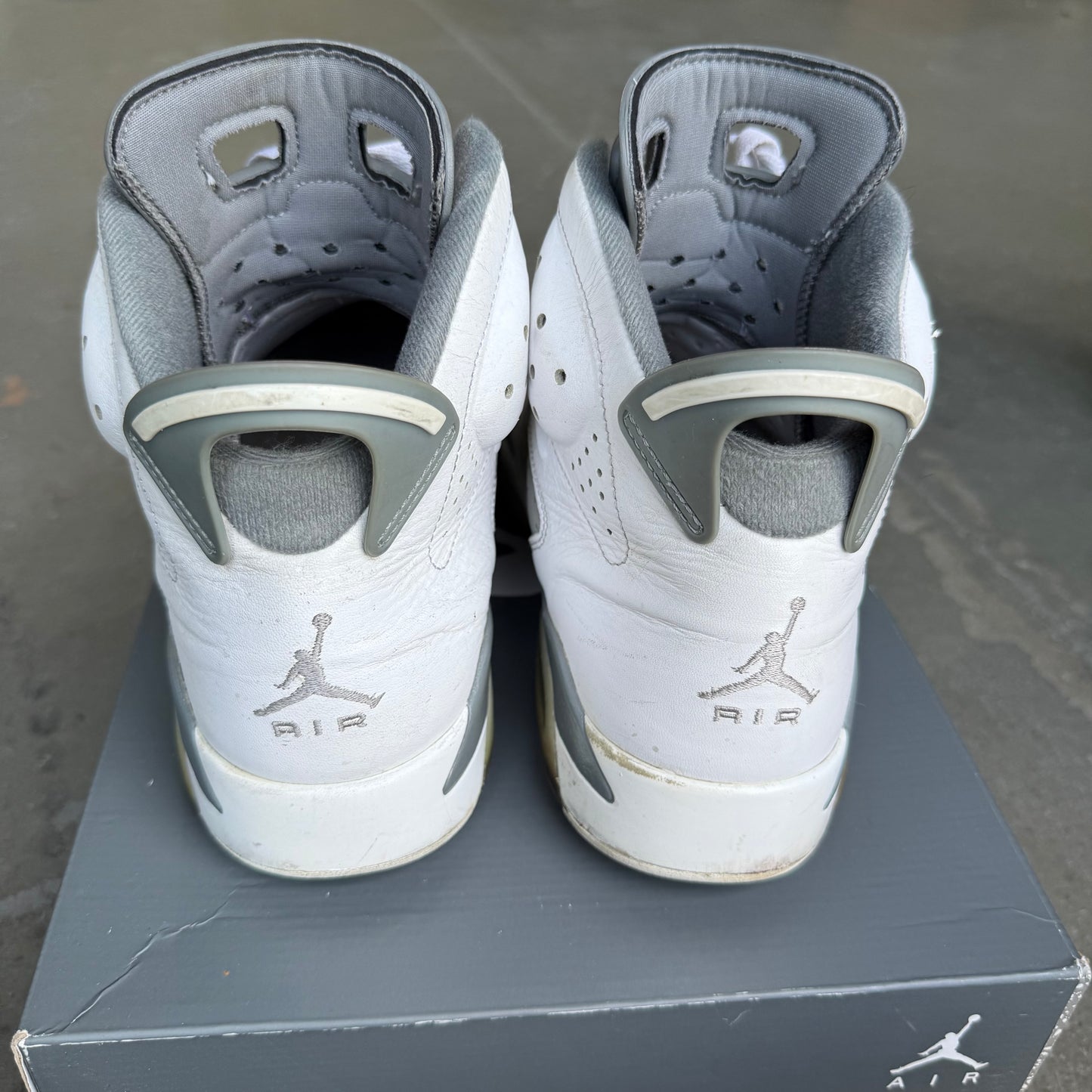 Jordan 6 Retro Cool Grey *pre-owned* (SIZE 11.5)