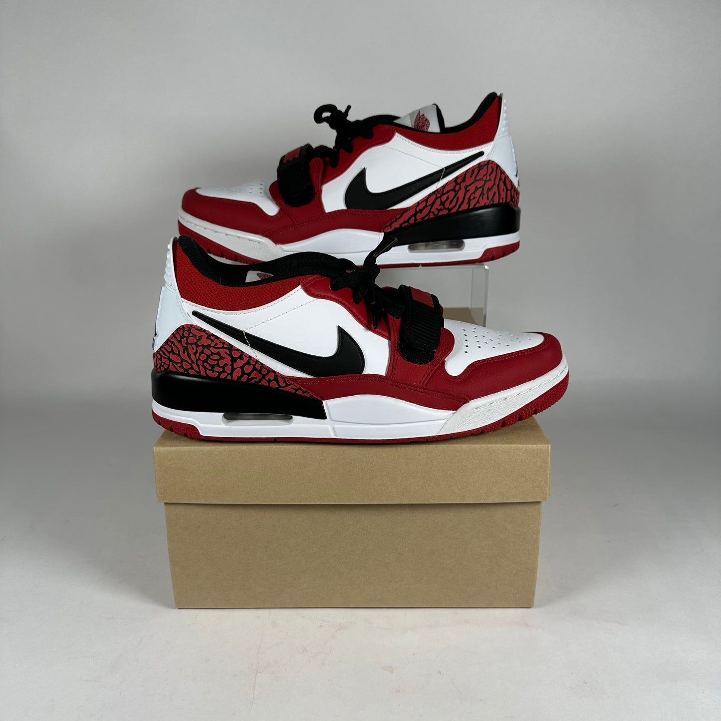 Jordan Legacy 312 Low Chicago Red *pre-owned* size 9.5
