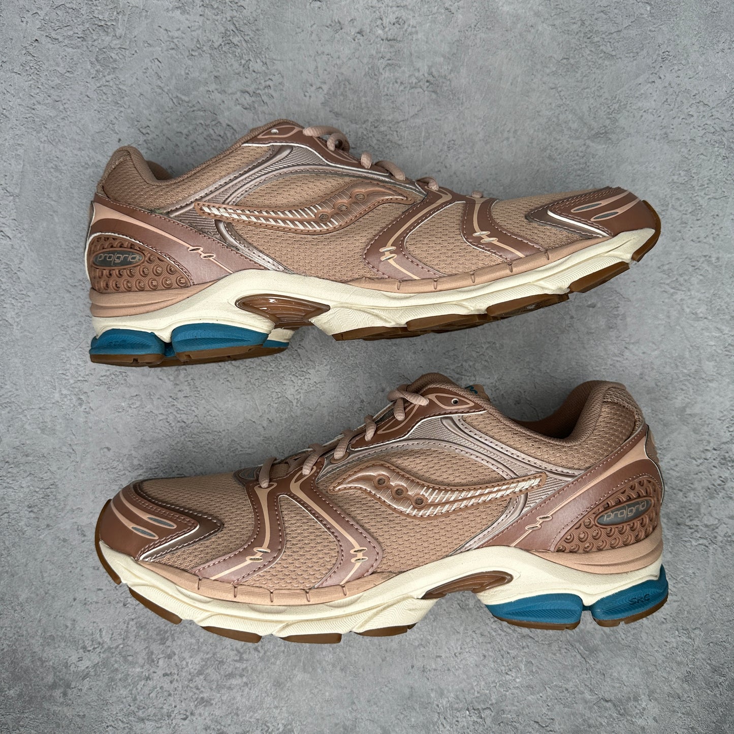 Saucony ProGrid Triumph 4 CS Tan Royal *pre-owned* SIZE 12