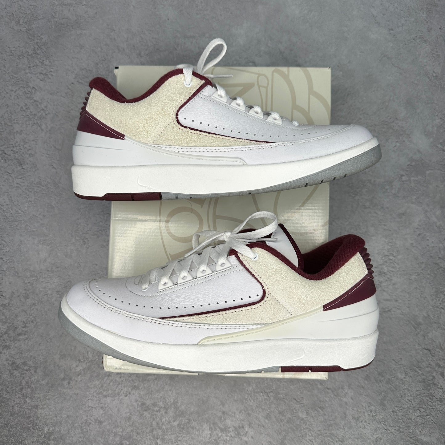 Jordan 2 Retro Low Cherrywood *pre-owned* SIZE 10.5