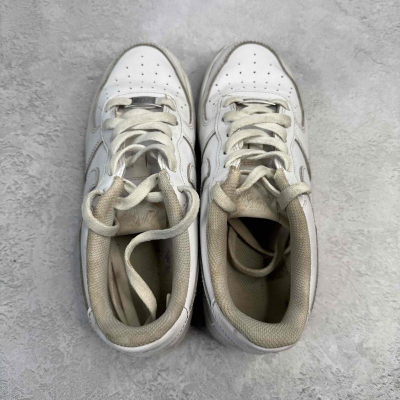 Nike Air Force 1 Low LE Triple White (GS) *pre - owned* SIZE 6Y - Kicks Collective PA - Nike - DH2920 - 111/FV5951 - 111 - Kid's Shoes - 6Y - Pre - Owned - No Box