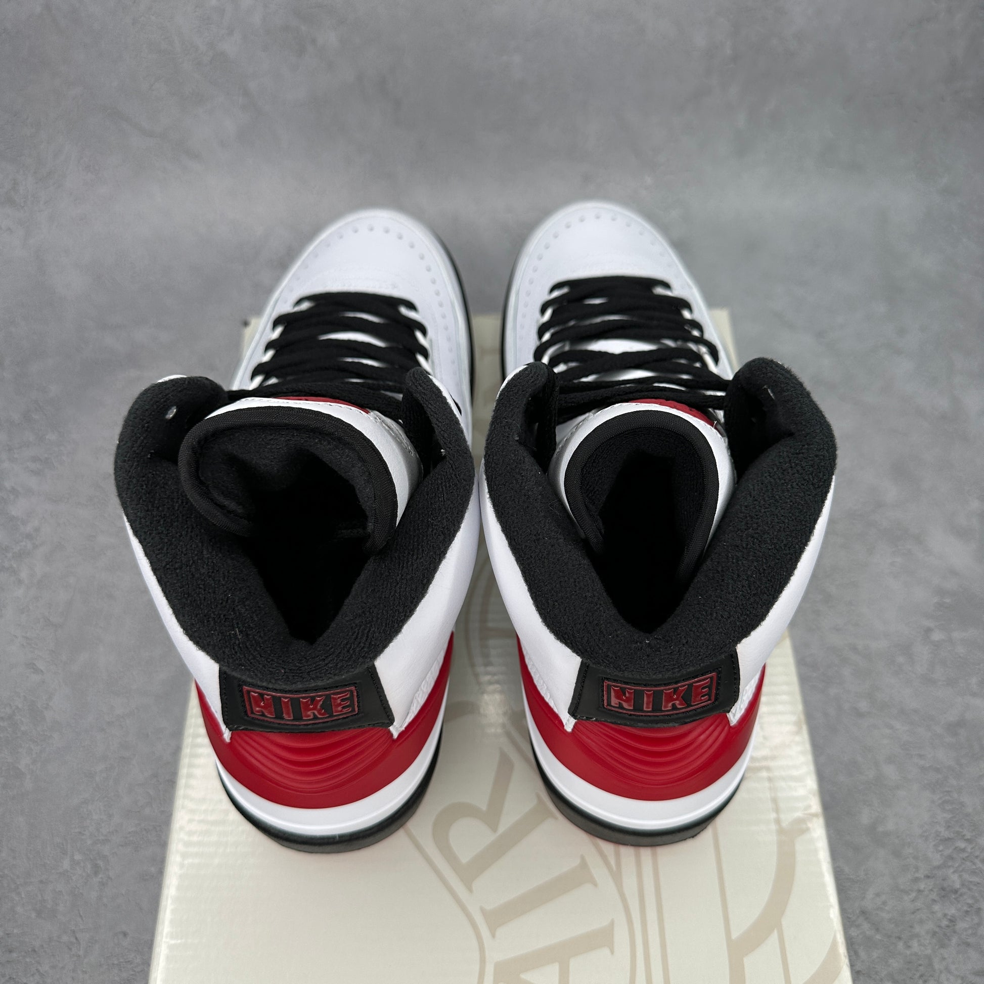 Jordan 2 Retro OG Chicago (2022)