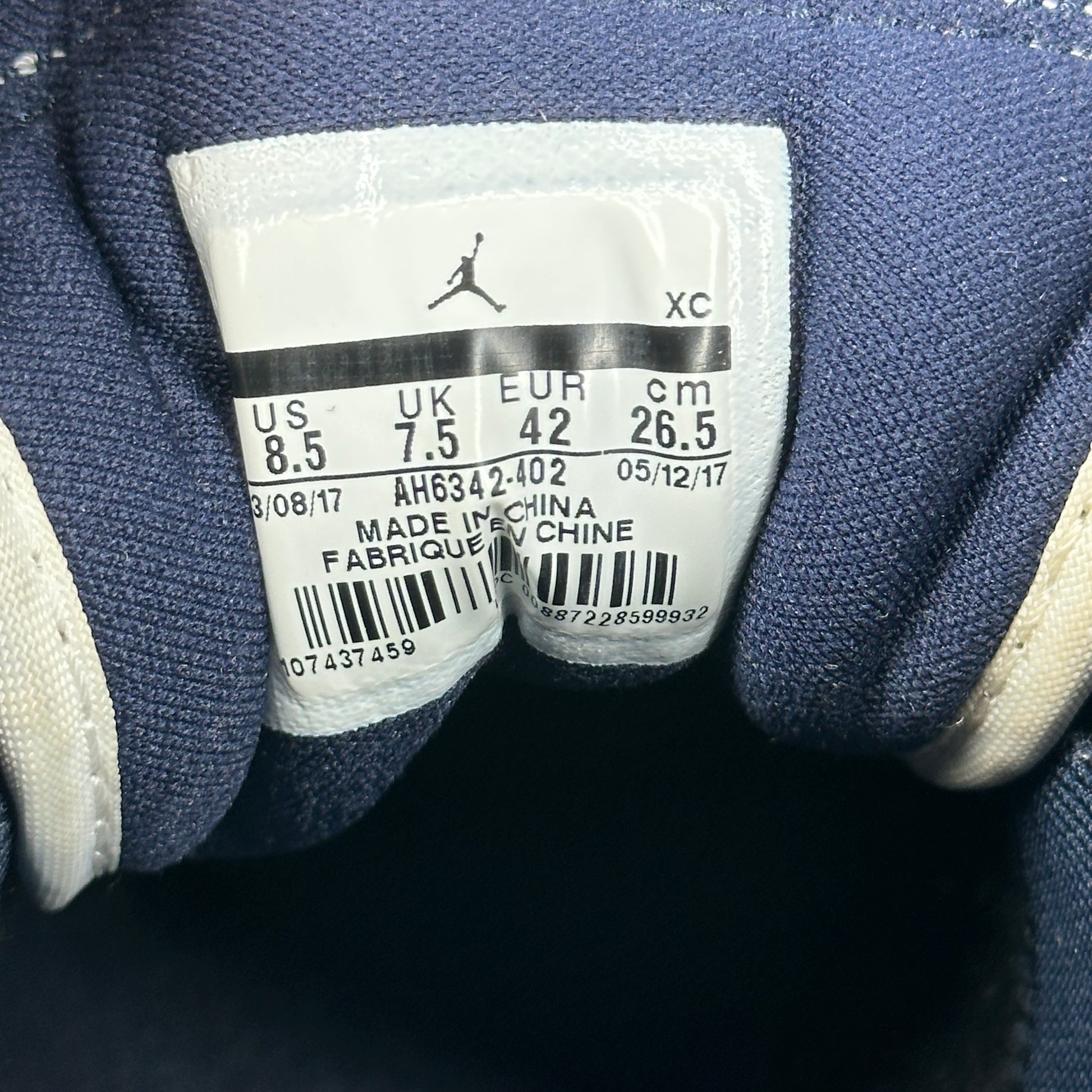 Jordan 1 Retro Mid Derek Jeter RE2PECT *pre-owned* SIZE 8.5