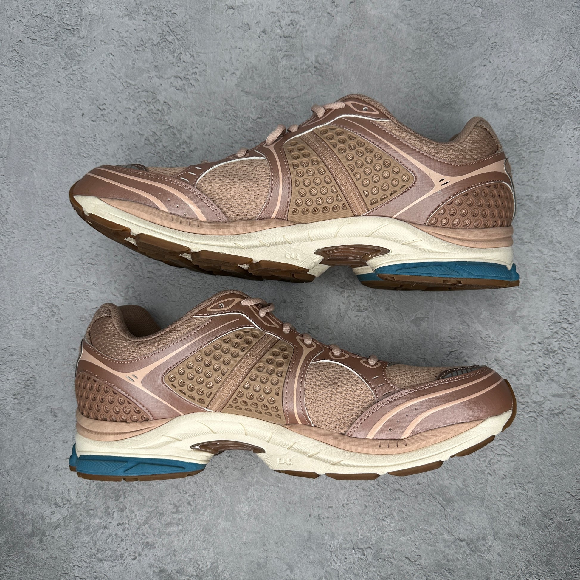 Saucony ProGrid Triumph 4 CS Tan Royal *pre-owned* SIZE 12