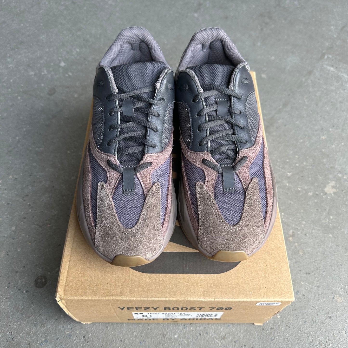 adidas Yeezy Boost 700 Mauve *pre-owned* (SIZE 8.5)