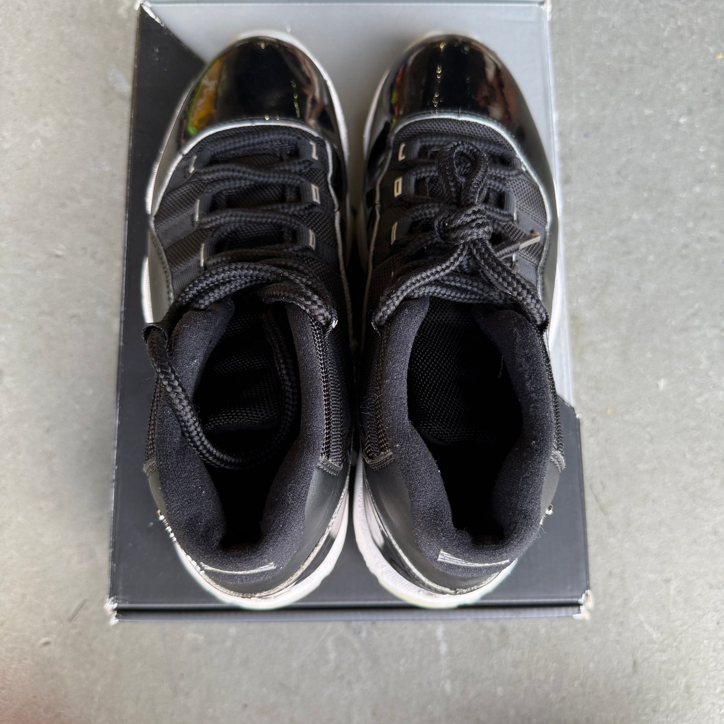 Jordan 11 Retro Jubilee 25th Anniversary *pre-owned* (SIZE 8)