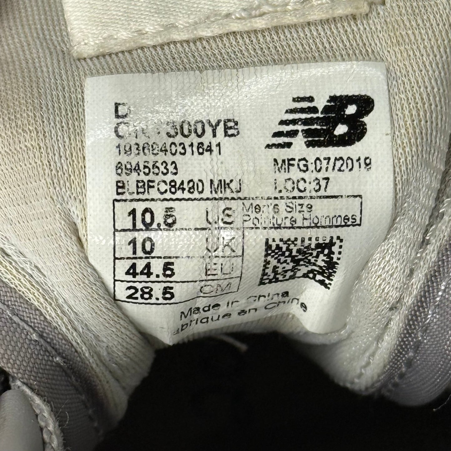 New Balance Men's 300 V2 Grey/Navy *pre - owned* SIZE 10.5 - Kicks Collective PA - New Balance - CRT300YB - Men's Shoes - 10.5M/12W - Pre - Owned - No Box