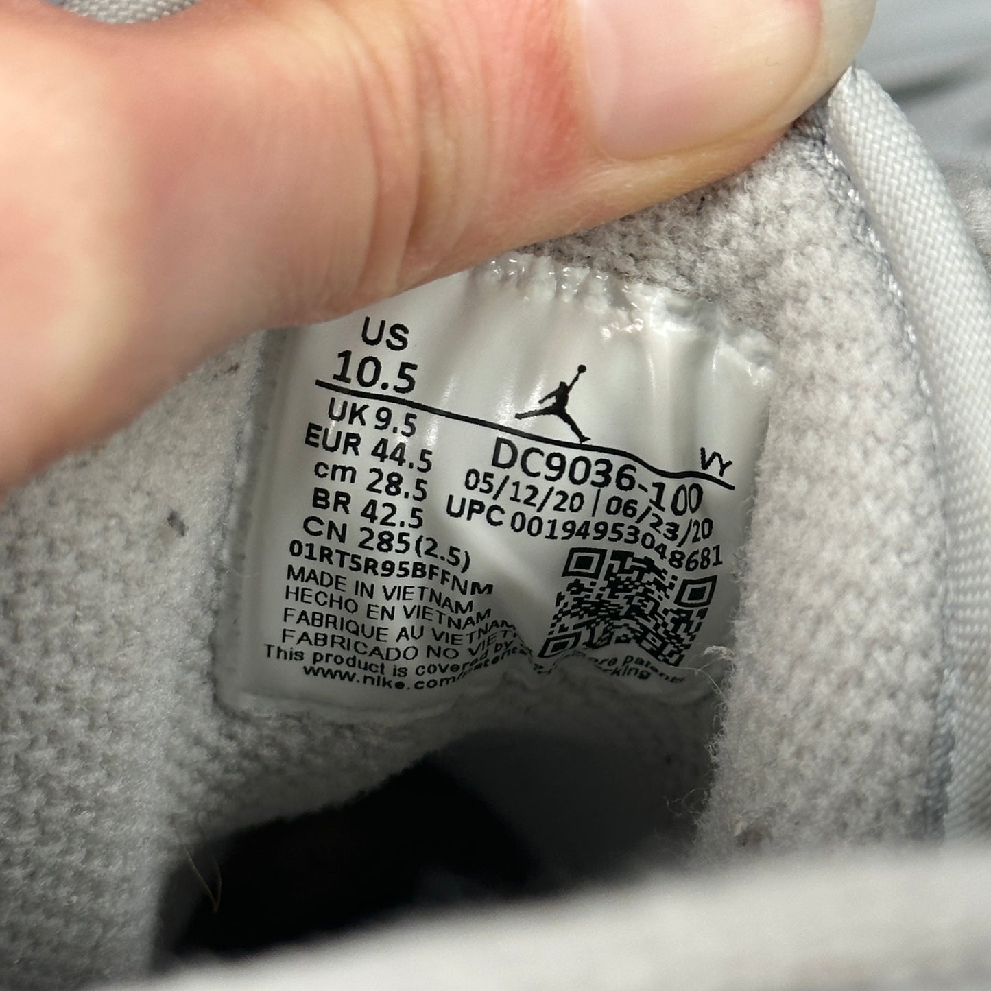 Jordan 1 Low White Camo *pre-owned* SIZE 10.5