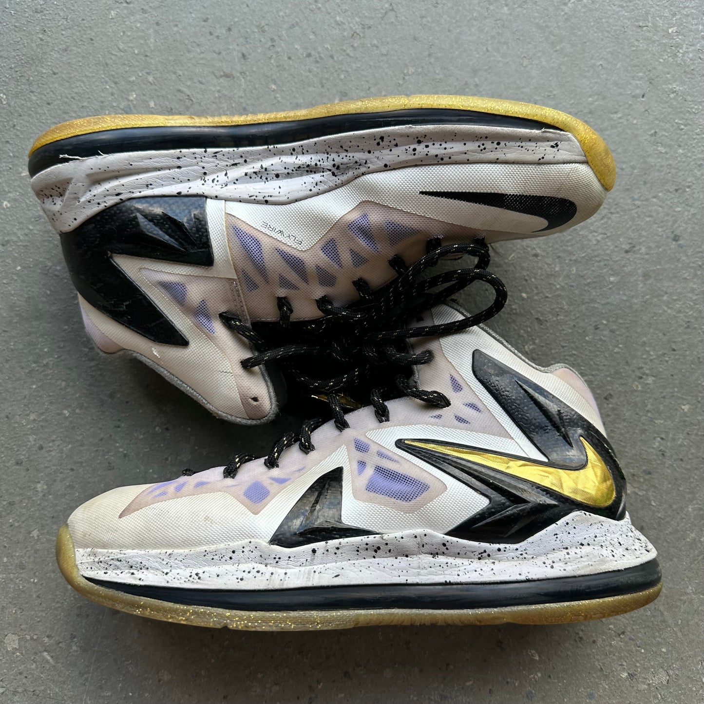 Nike LeBron X Elite+ White Gold *pre-owned* (SIZE 8)