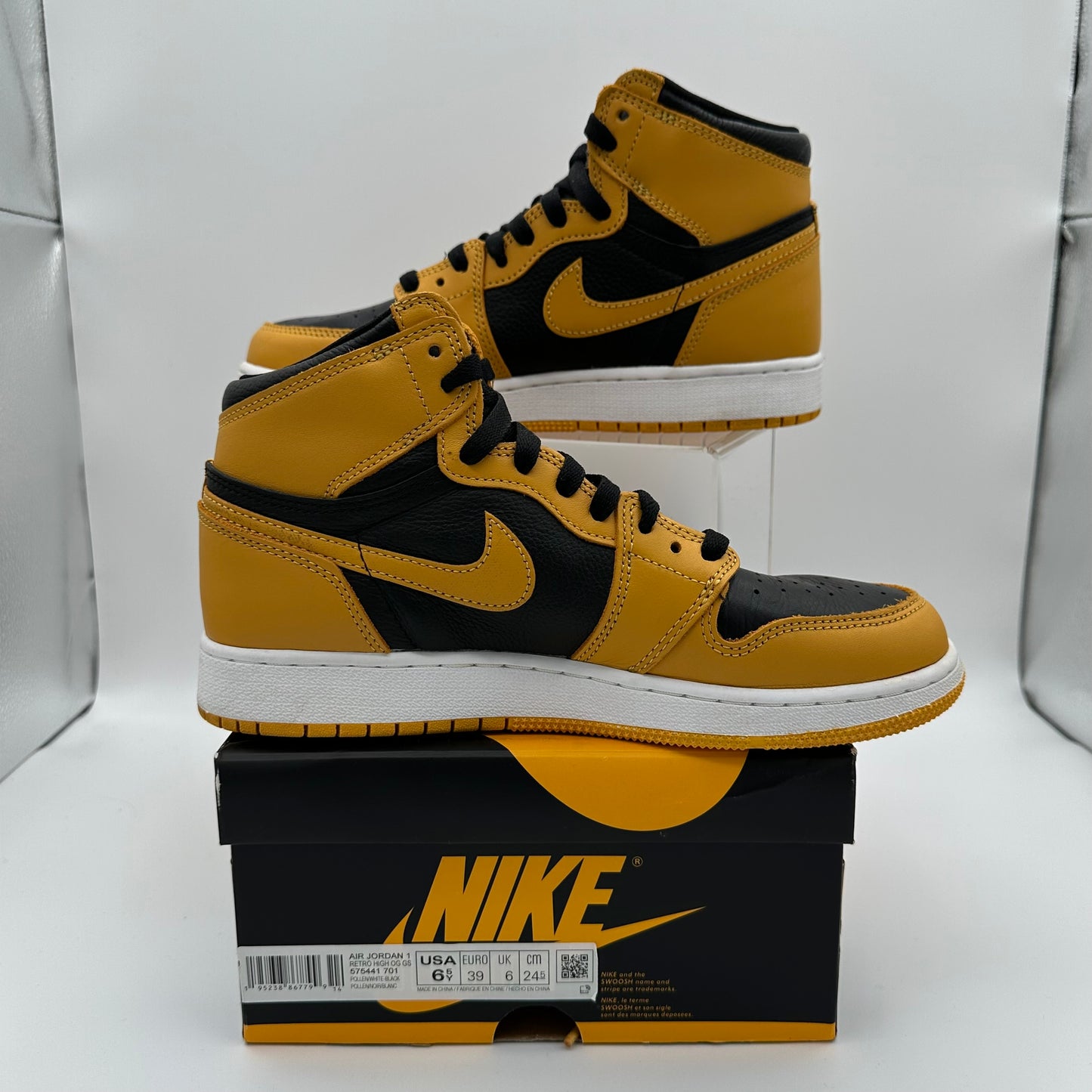 Jordan 1 Retro High OG Pollen *pre-owned* (SIZE 6.5Y)