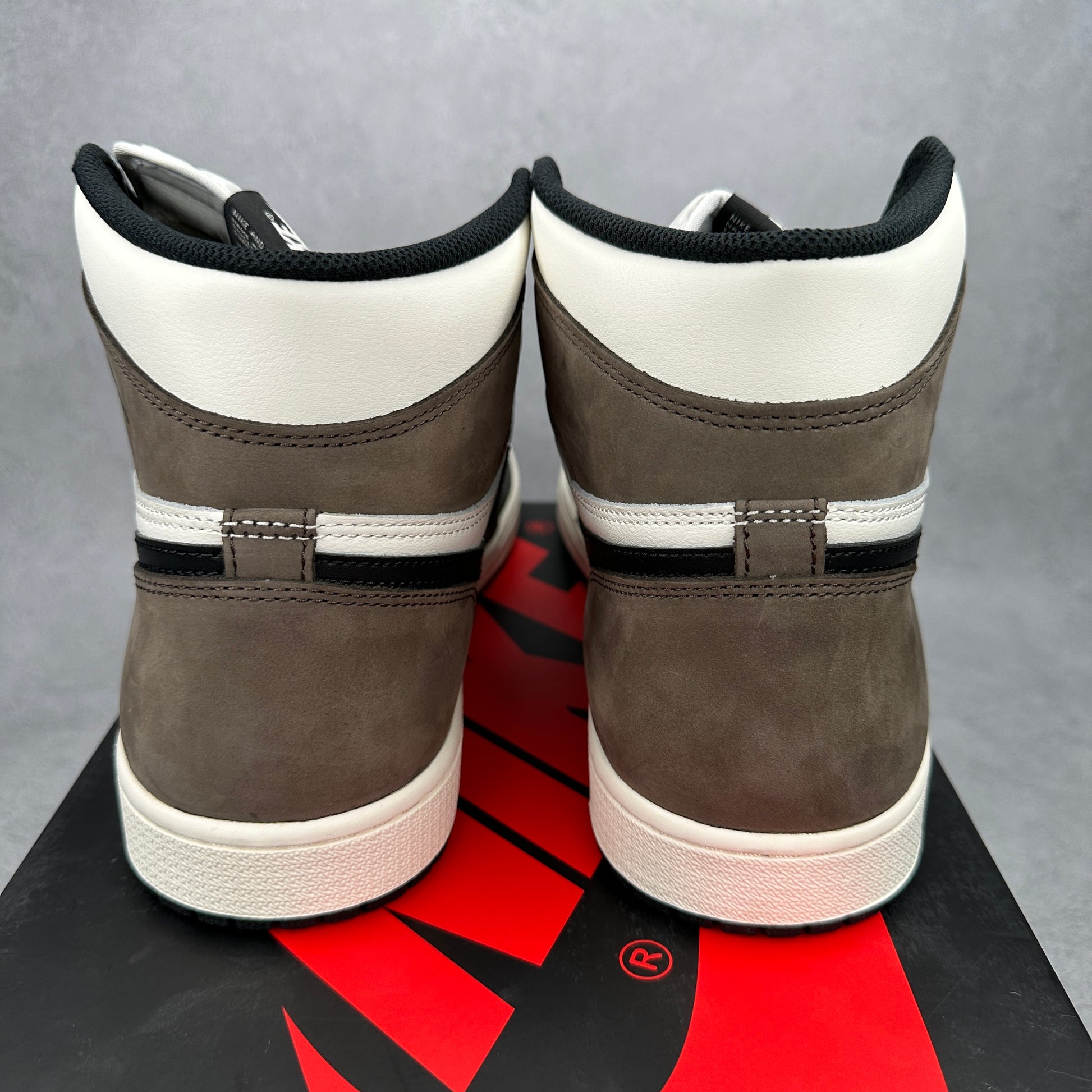 Jordan 1 Retro High Dark Mocha
