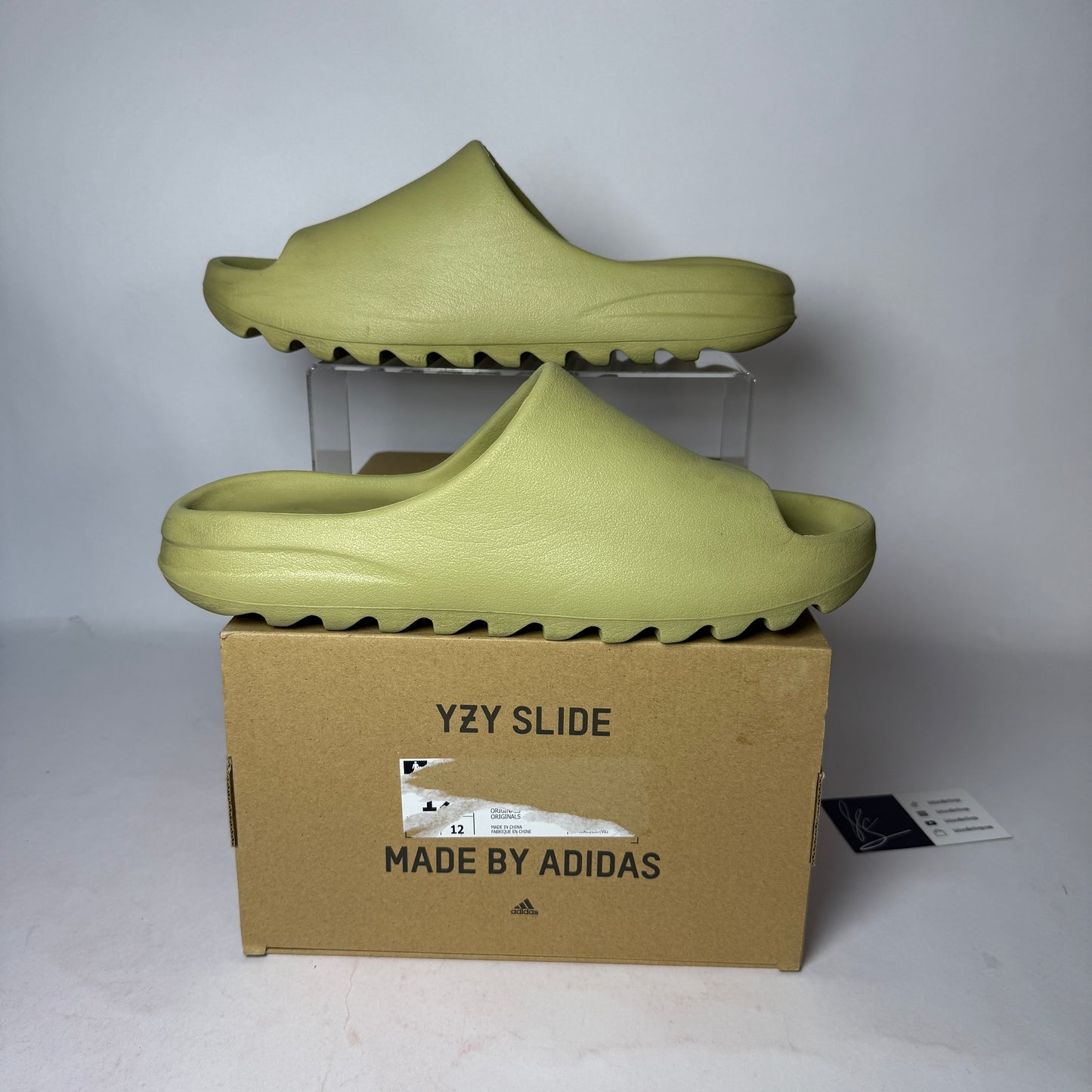 adidas Yeezy Slide Resin *pre-owned* (SIZE 12)