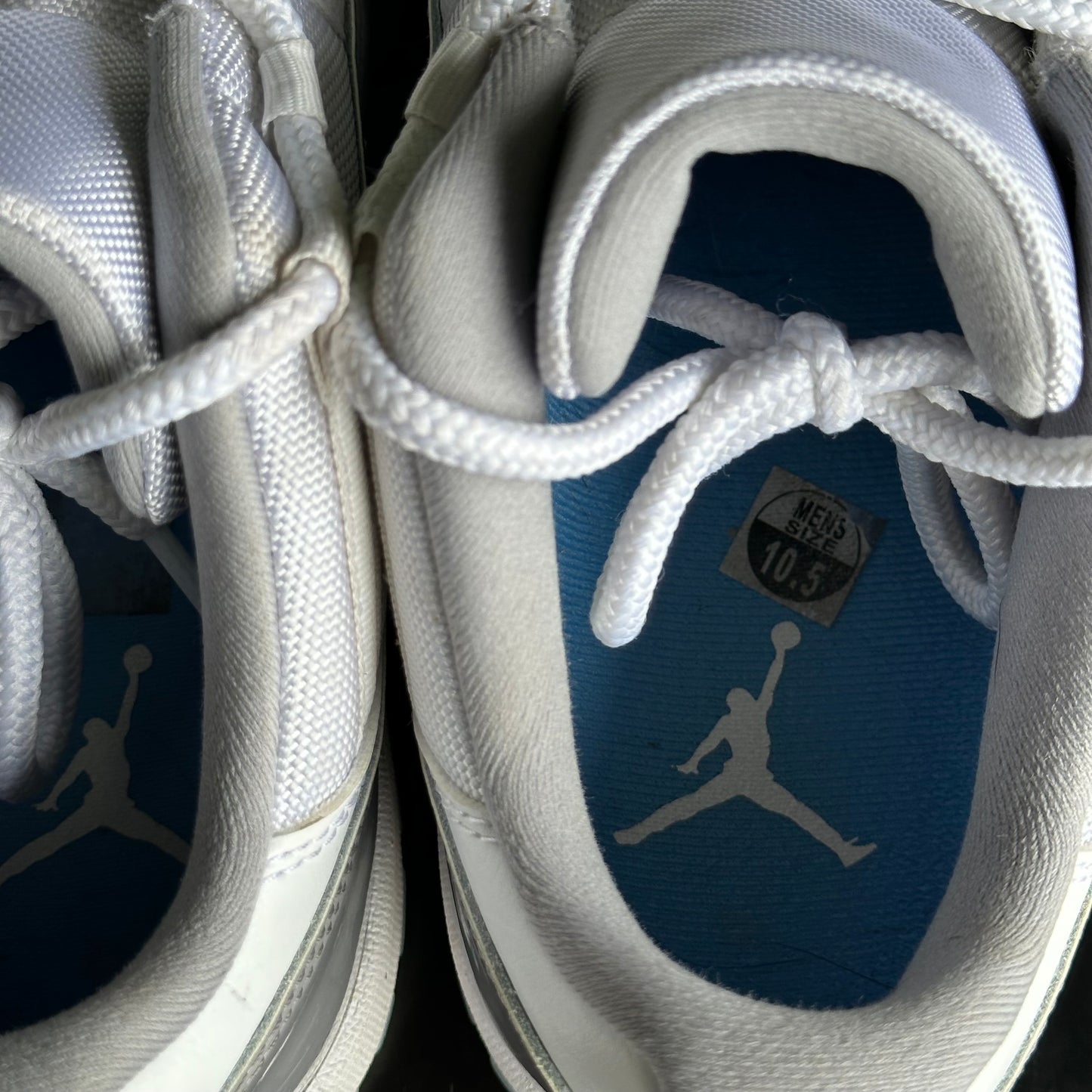 Jordan 11 Retro Low Cement Grey *pre-owned* (SIZE 10.5)