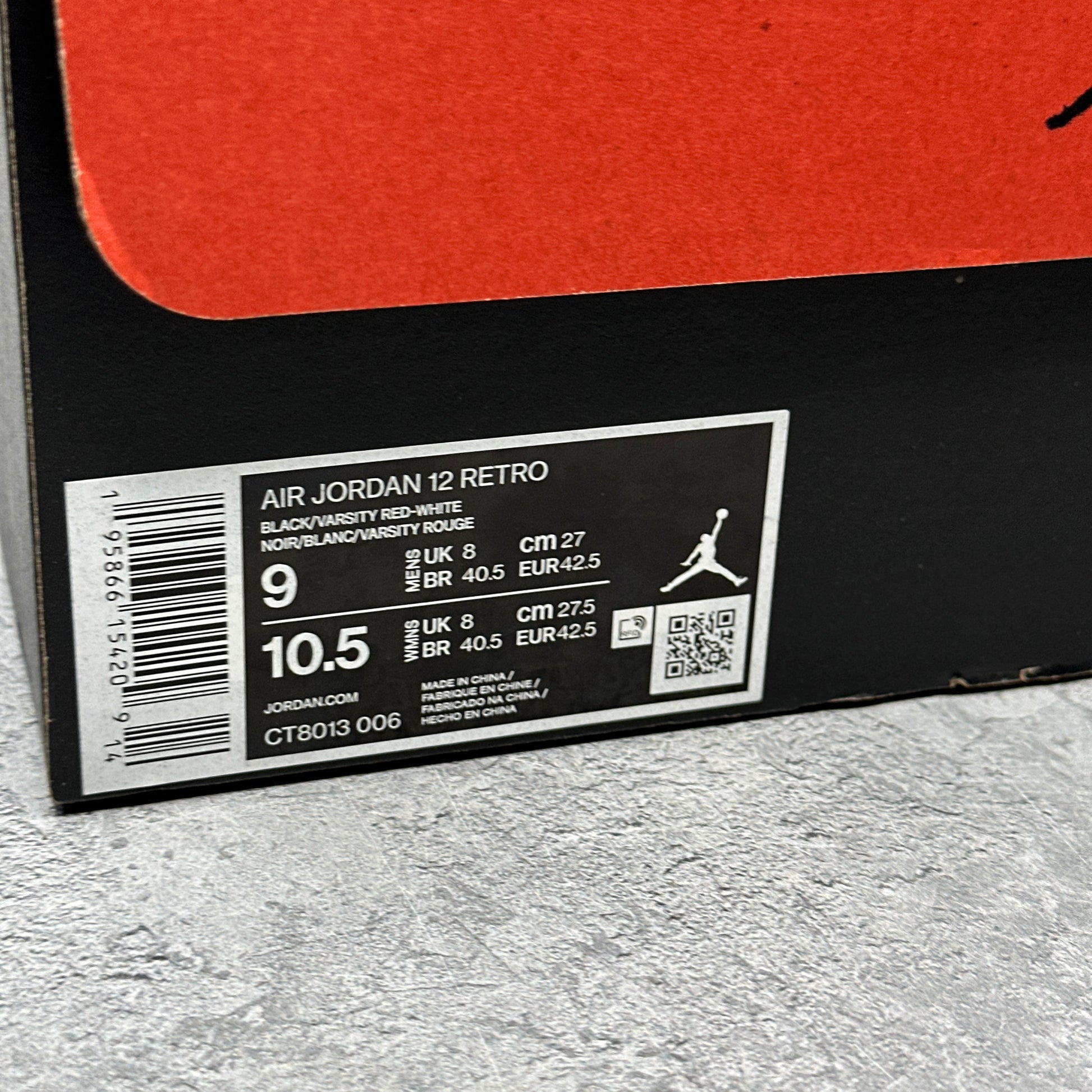 Jordan 12 Retro Playoffs (2022) *pre-owned* SIZE 9