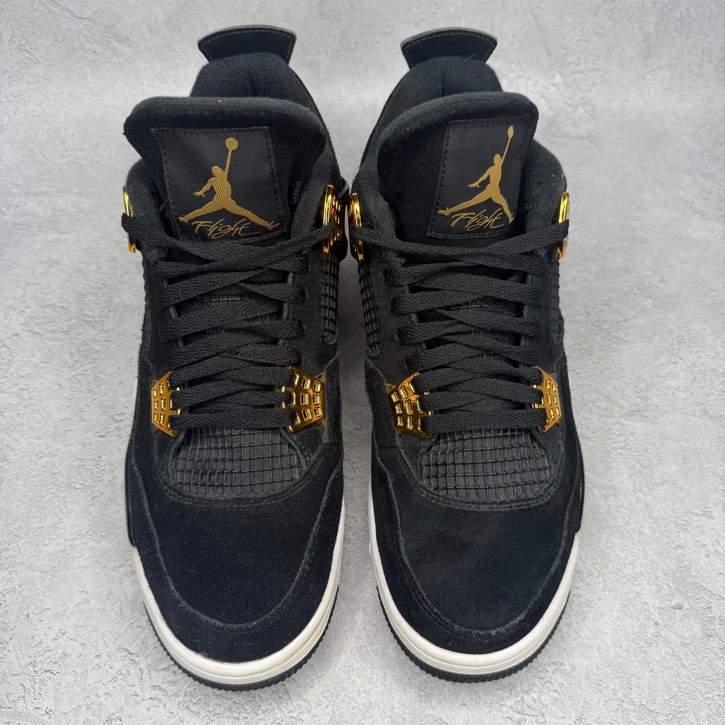 Jordan 4 Retro Royalty *pre-owned* SIZE 9.5