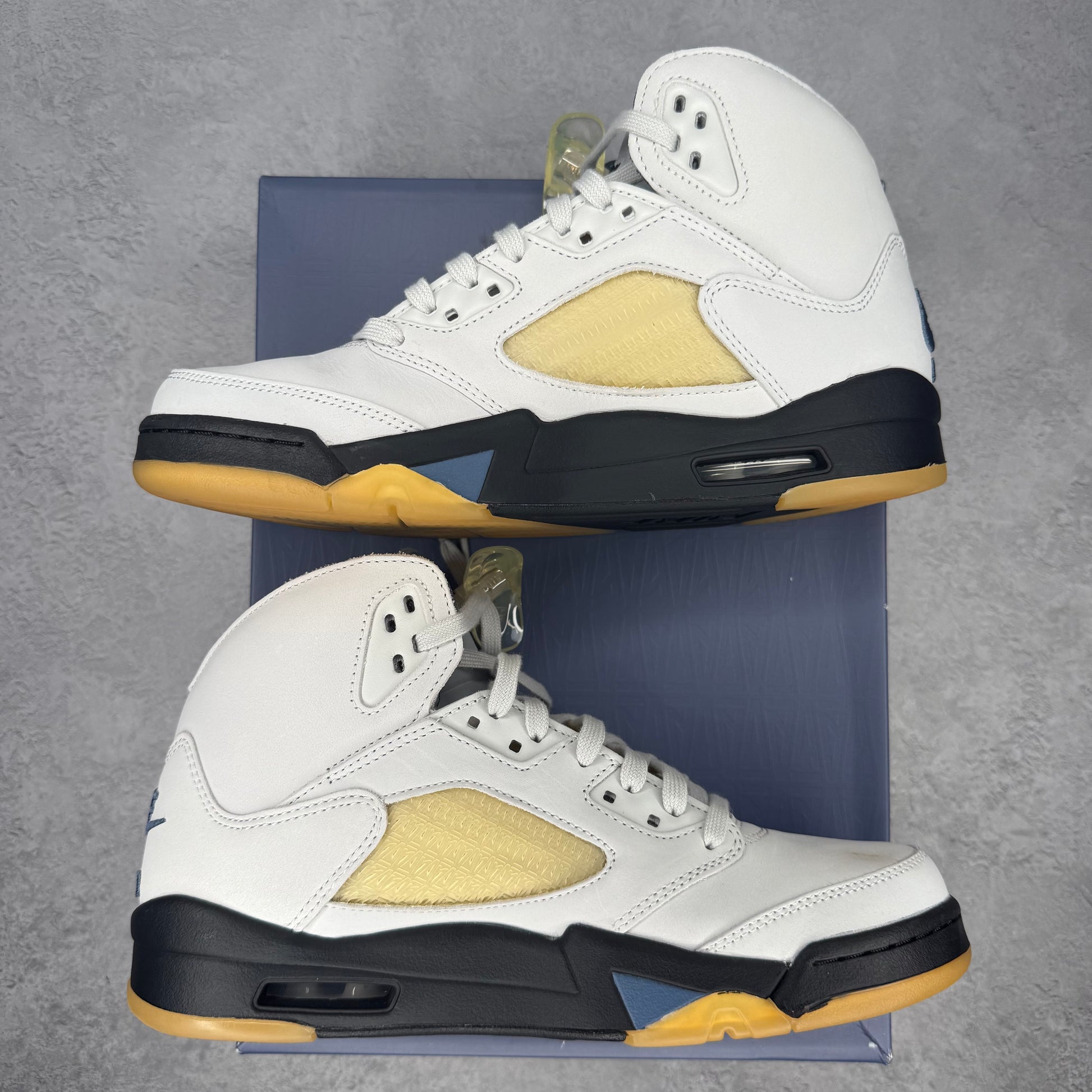 Jordan 5 Retro A Ma Maniére Dawn (Women's) *pre-owned* SIZE 9M