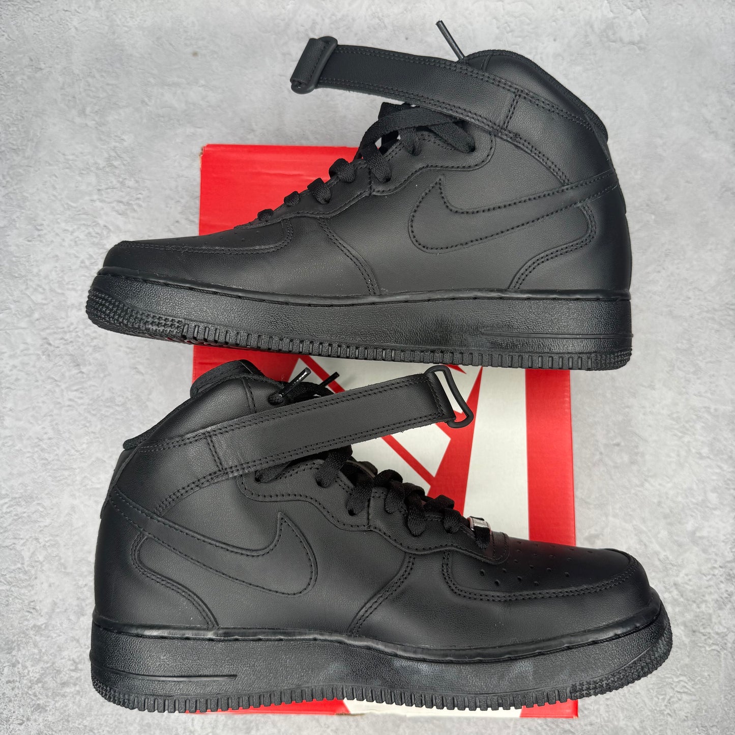 Nike Air Force 1 Mid '07 Black *pre-owned* SIZE 9.5