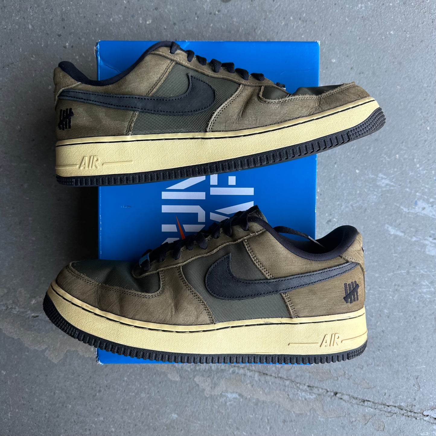 Nike Air Force 1 Low SP Undefeated Ballistic Dunk vs. AF1 *pre-owned* (Size 11)