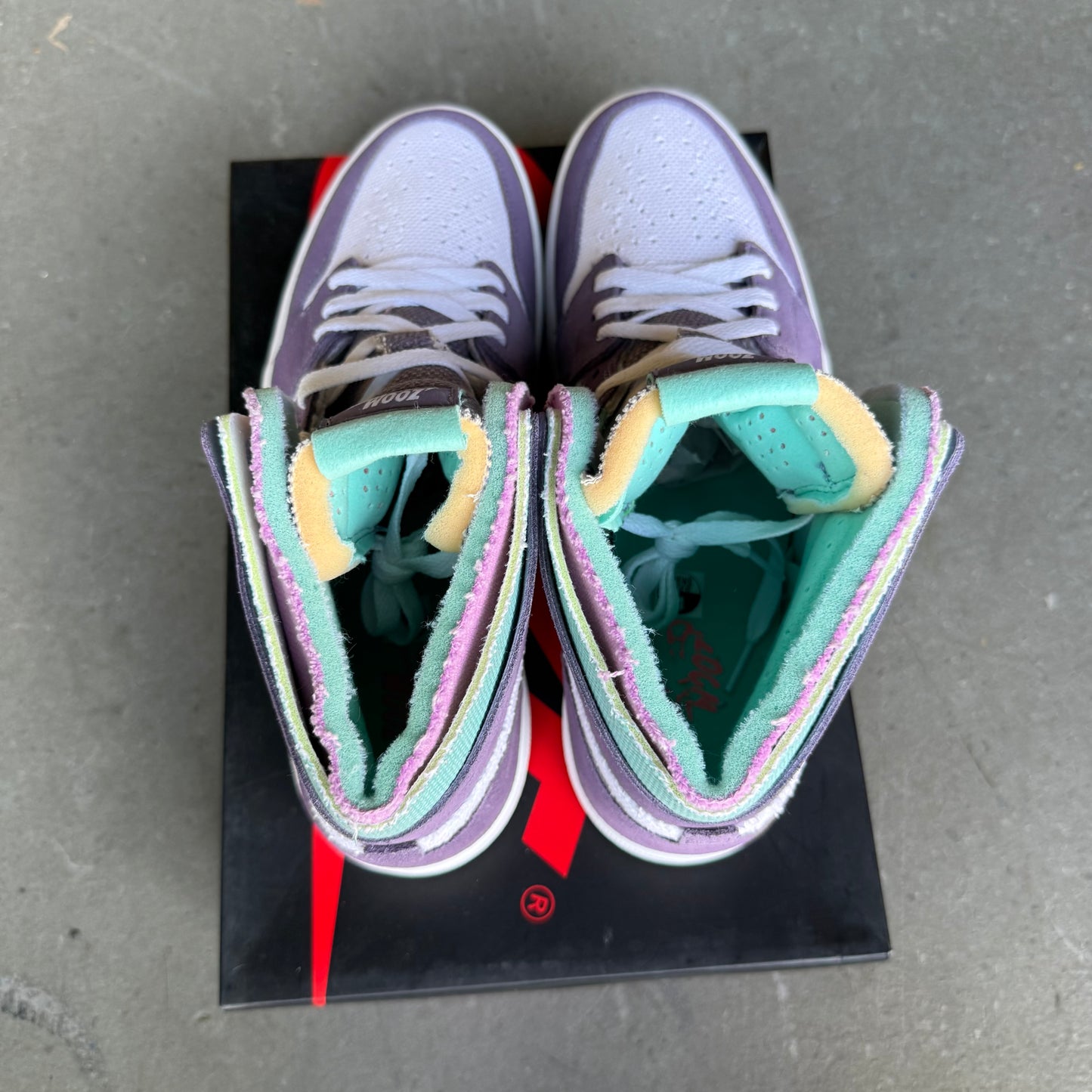 Jordan 1 High Zoom Air CMFT White Daybreak Tropical Twist *pre-owned* (SIZE 11)