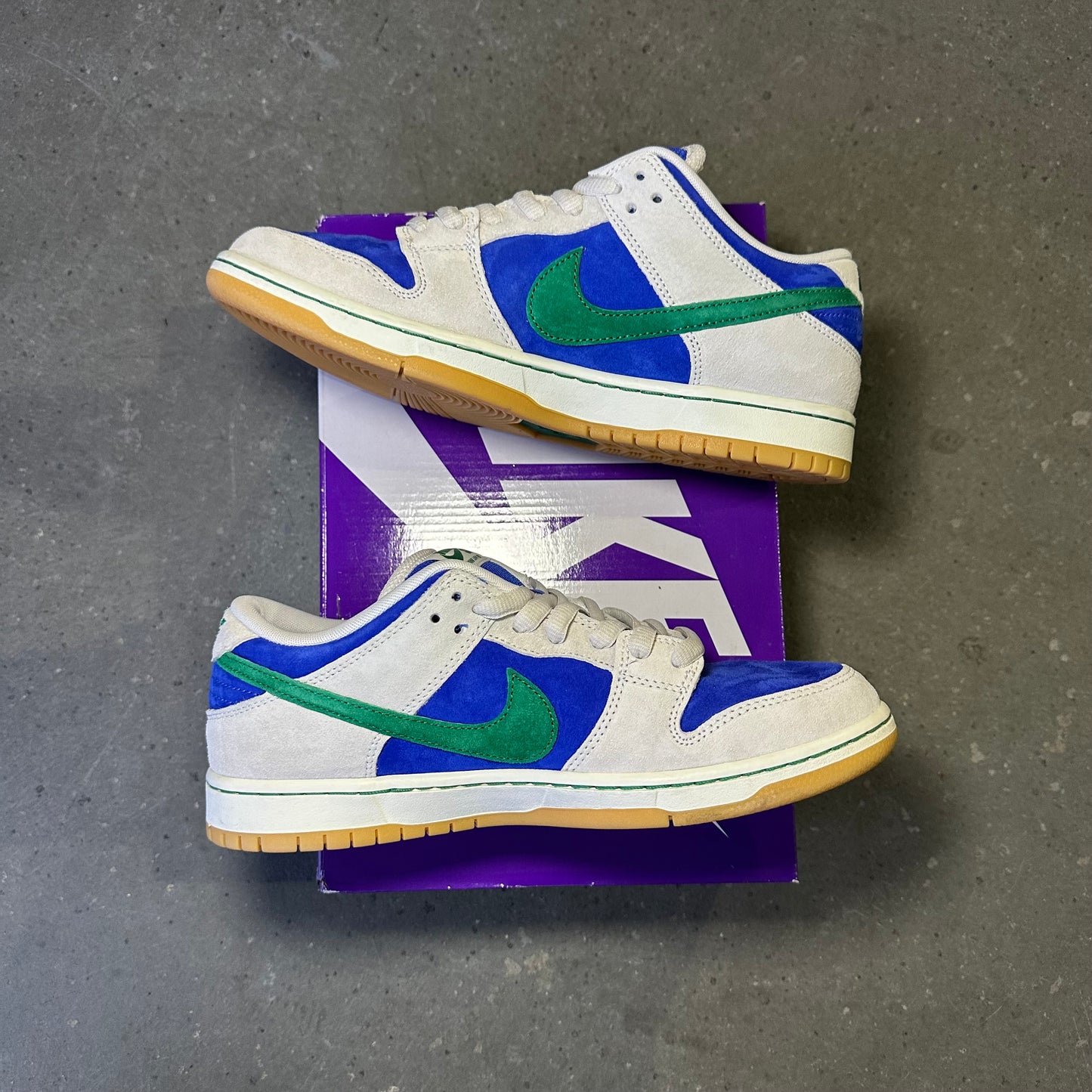Nike SB Dunk Low Hyper Royal Malachite *pre-owned* (SIZE 10)